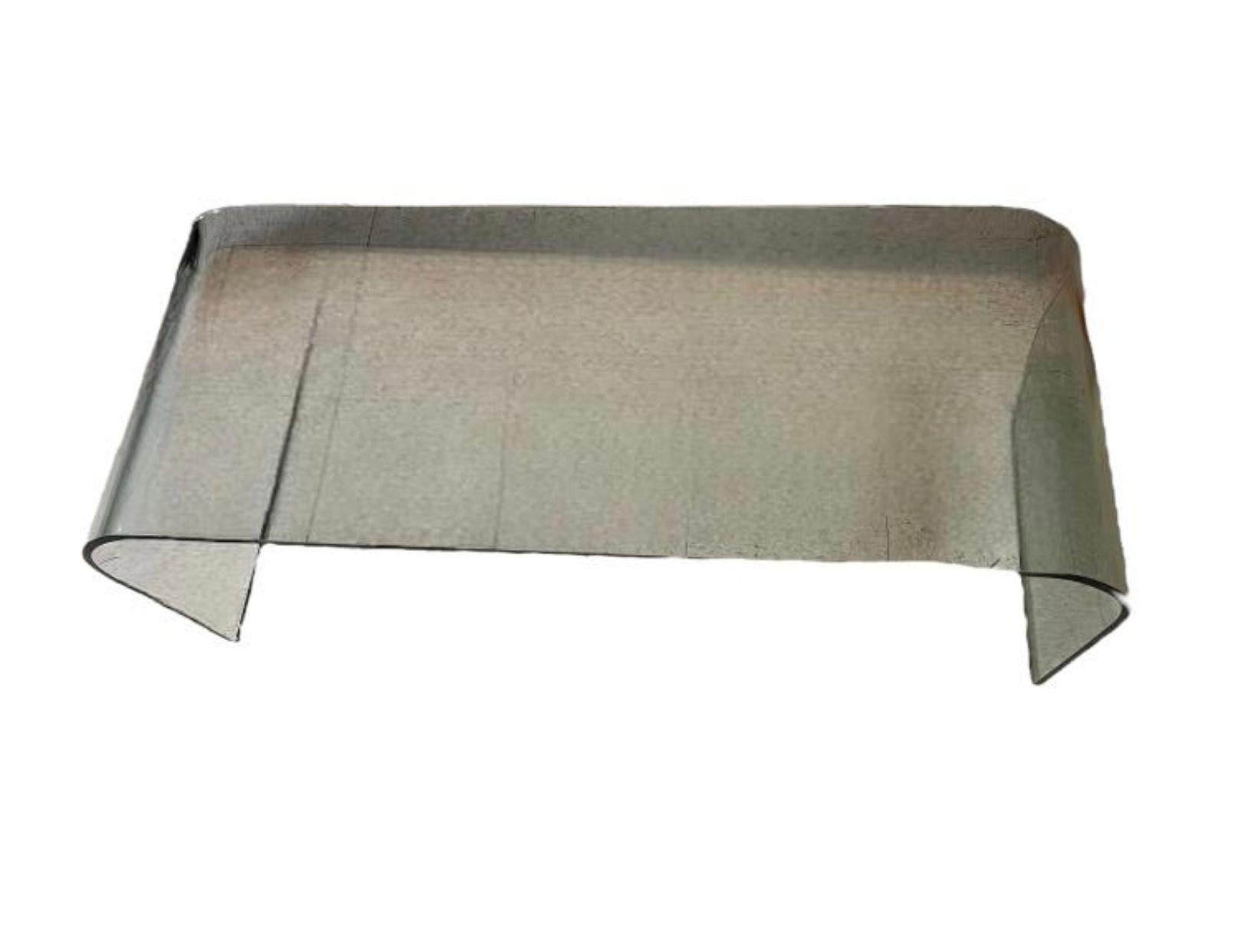 Post Modern Fiam Italia Gebogener Couchtisch aus Glas (Postmoderne) im Angebot