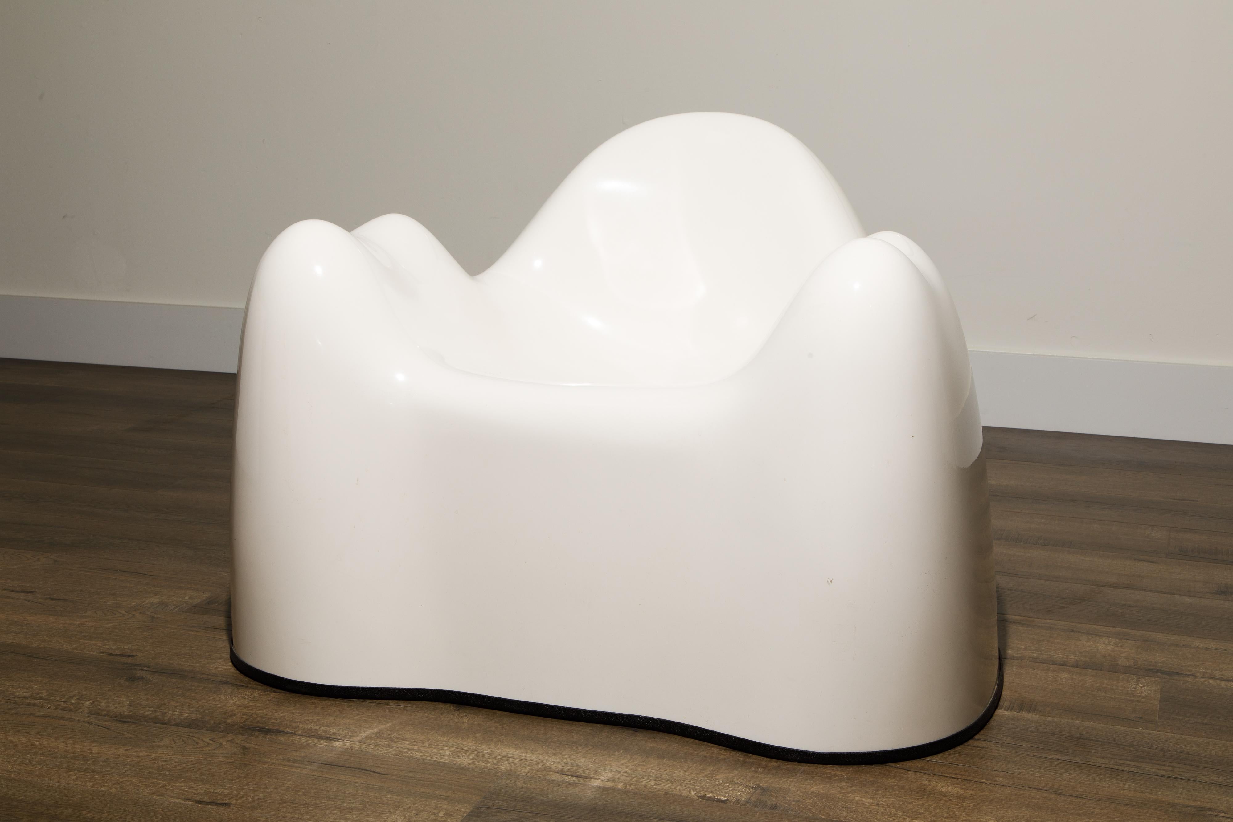 Post-Modern Fiberglass Molar Chair For Sale 5