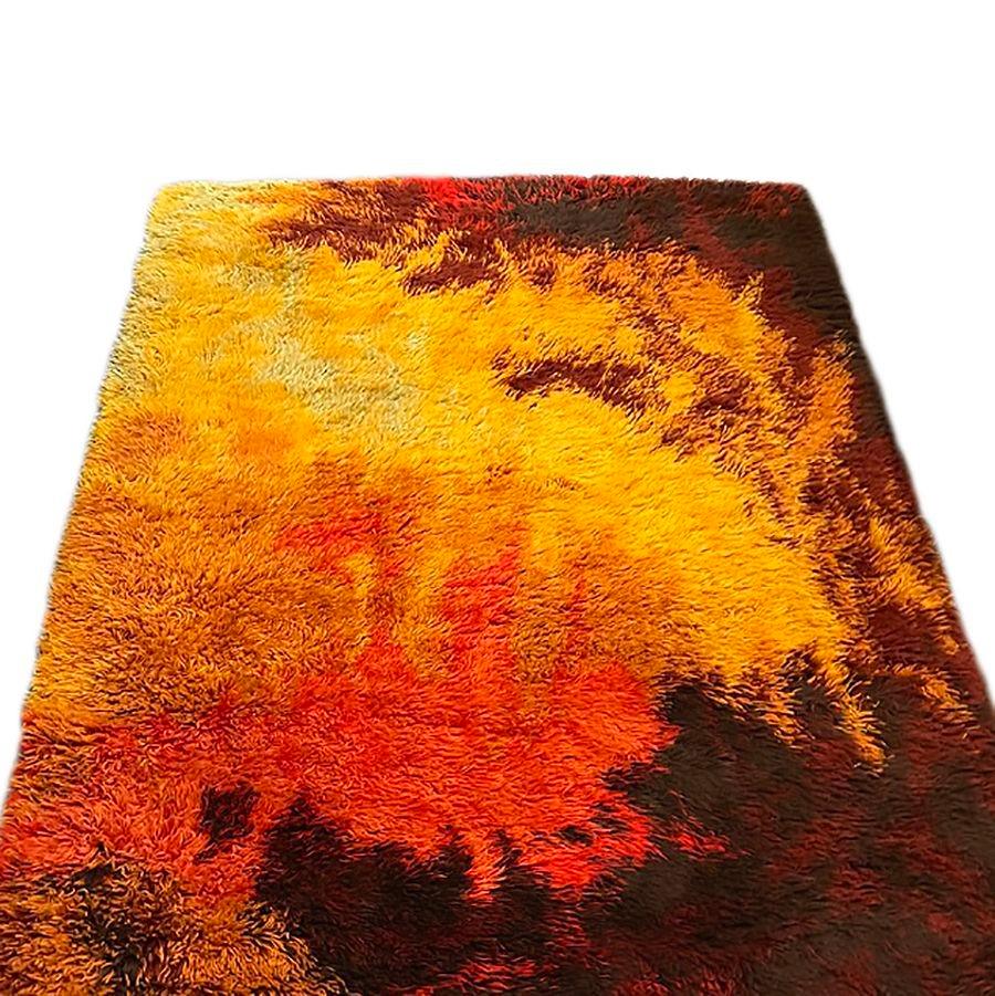 Deep pile postmodern shag area wool sag rug with abstract 