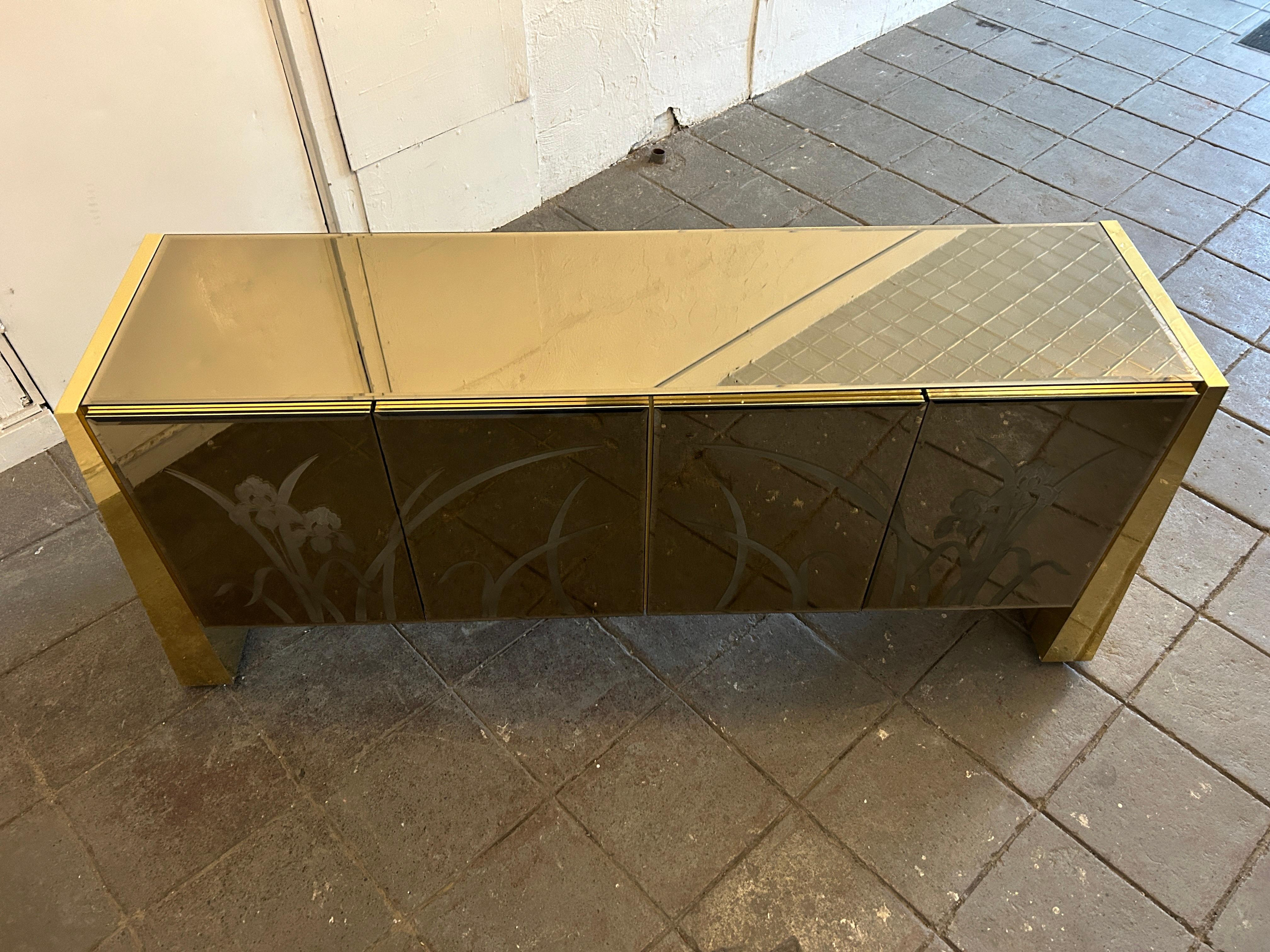 Post Modern Floral smoked mirror glass 4 door credenza with mirror brass  For Sale 2