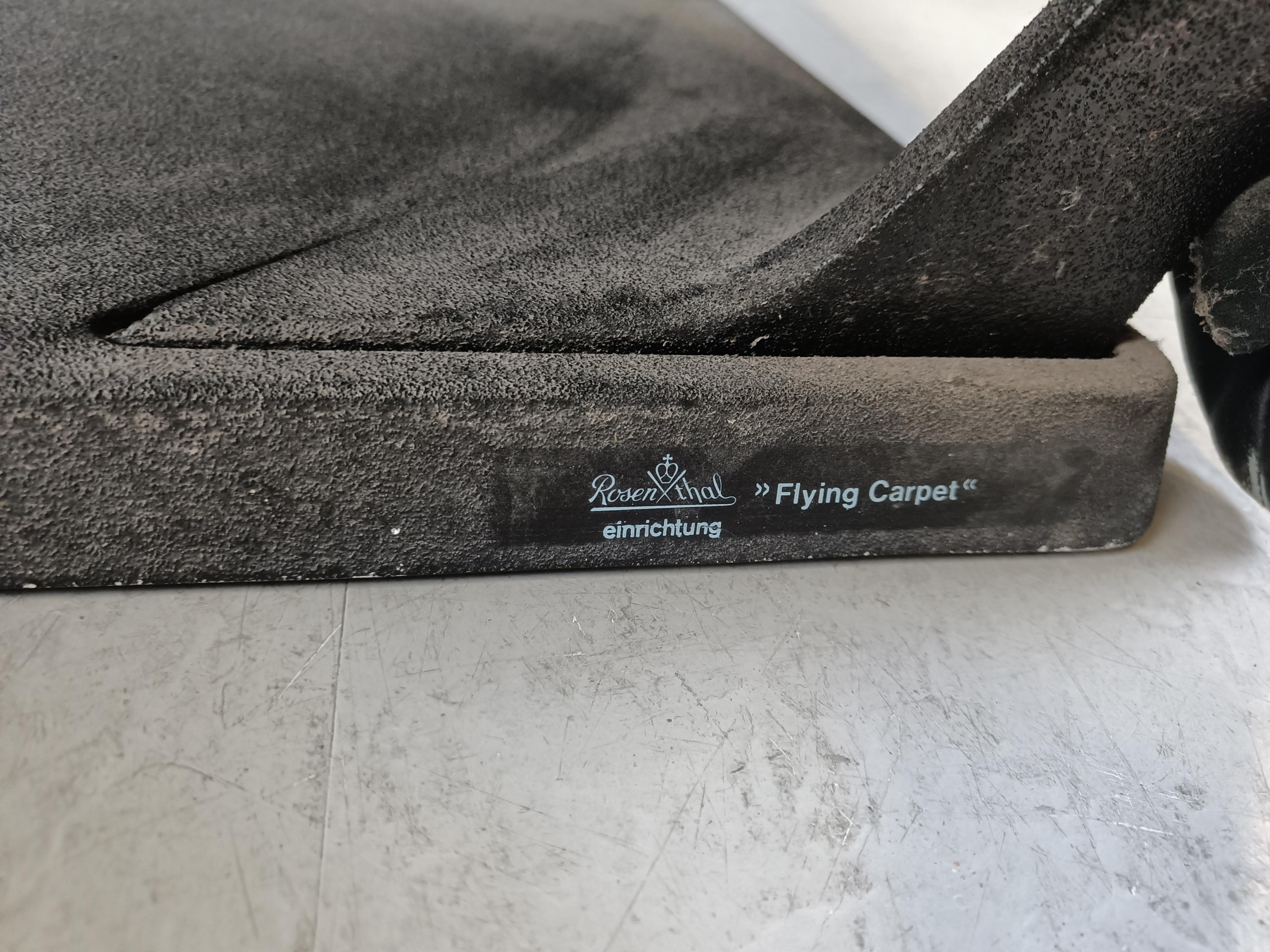 Post modern Flying Carpet lounge chair by Simon Desanta by Rosenthal, 1980s In Good Condition In Leuven, Vlaams Gewest