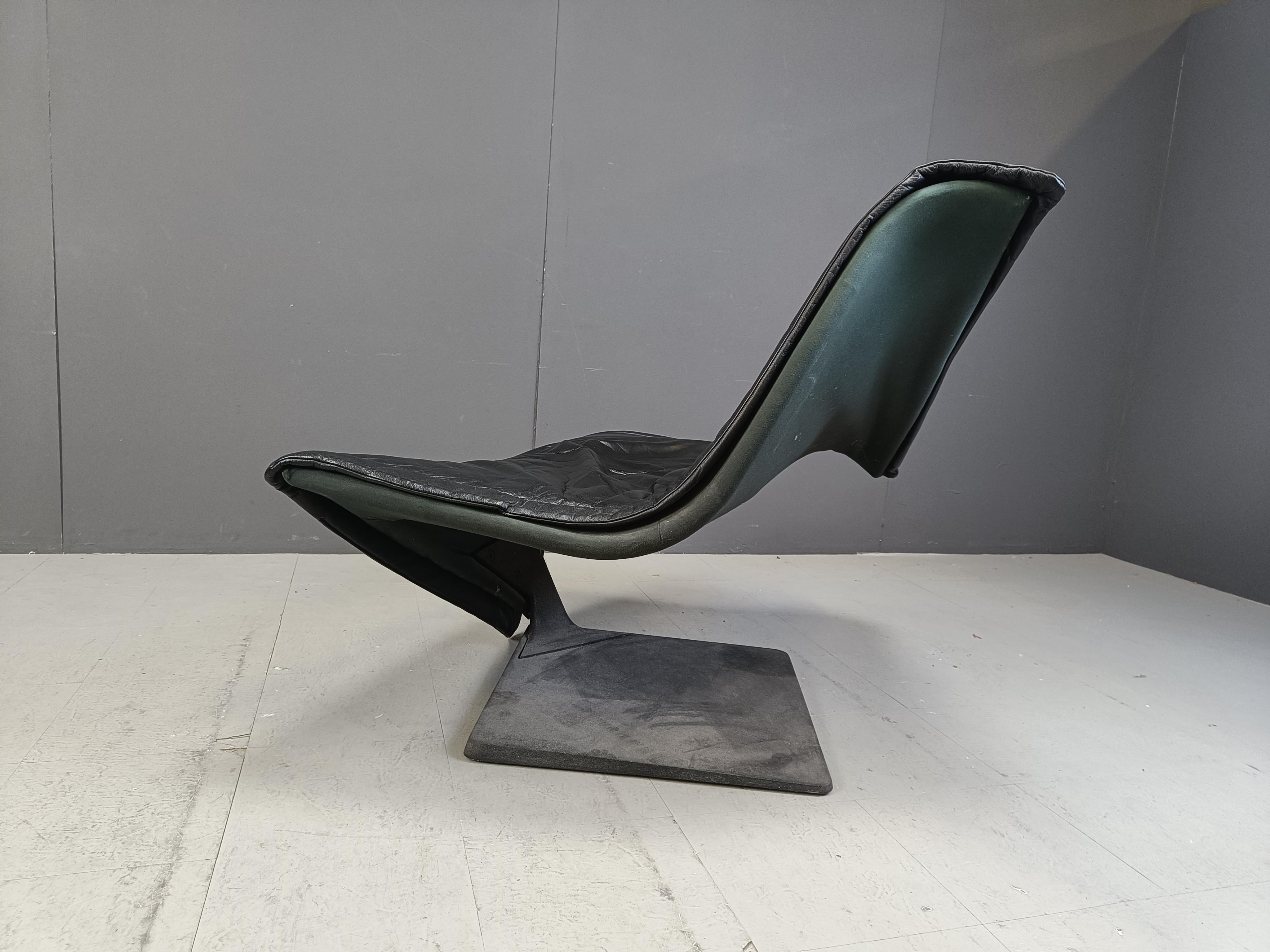 Post modern Flying Carpet lounge chair by Simon Desanta by Rosenthal, 1980s 1