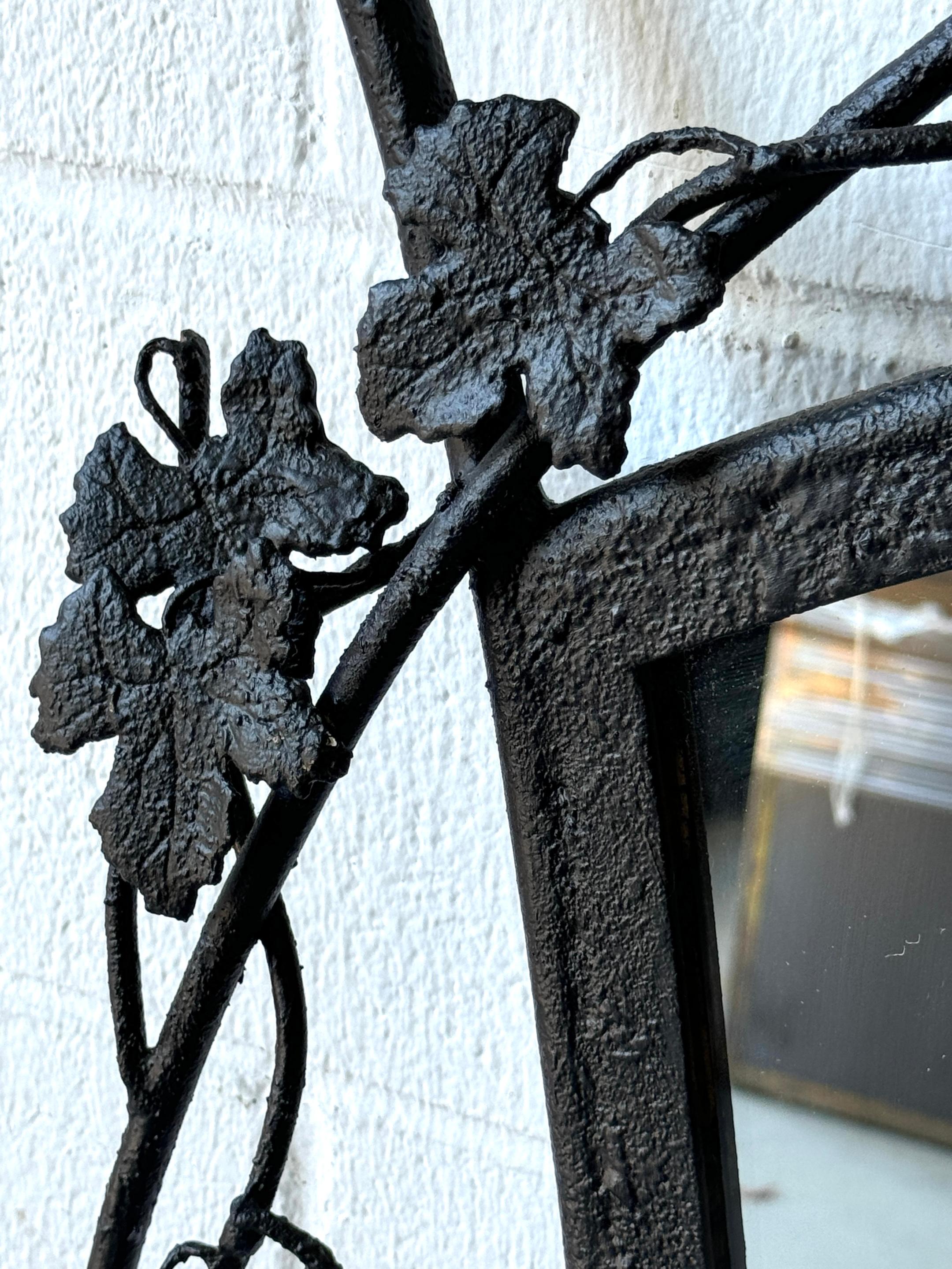 Miroir postmoderne en fer forgé, style Albert Paley en vente 4