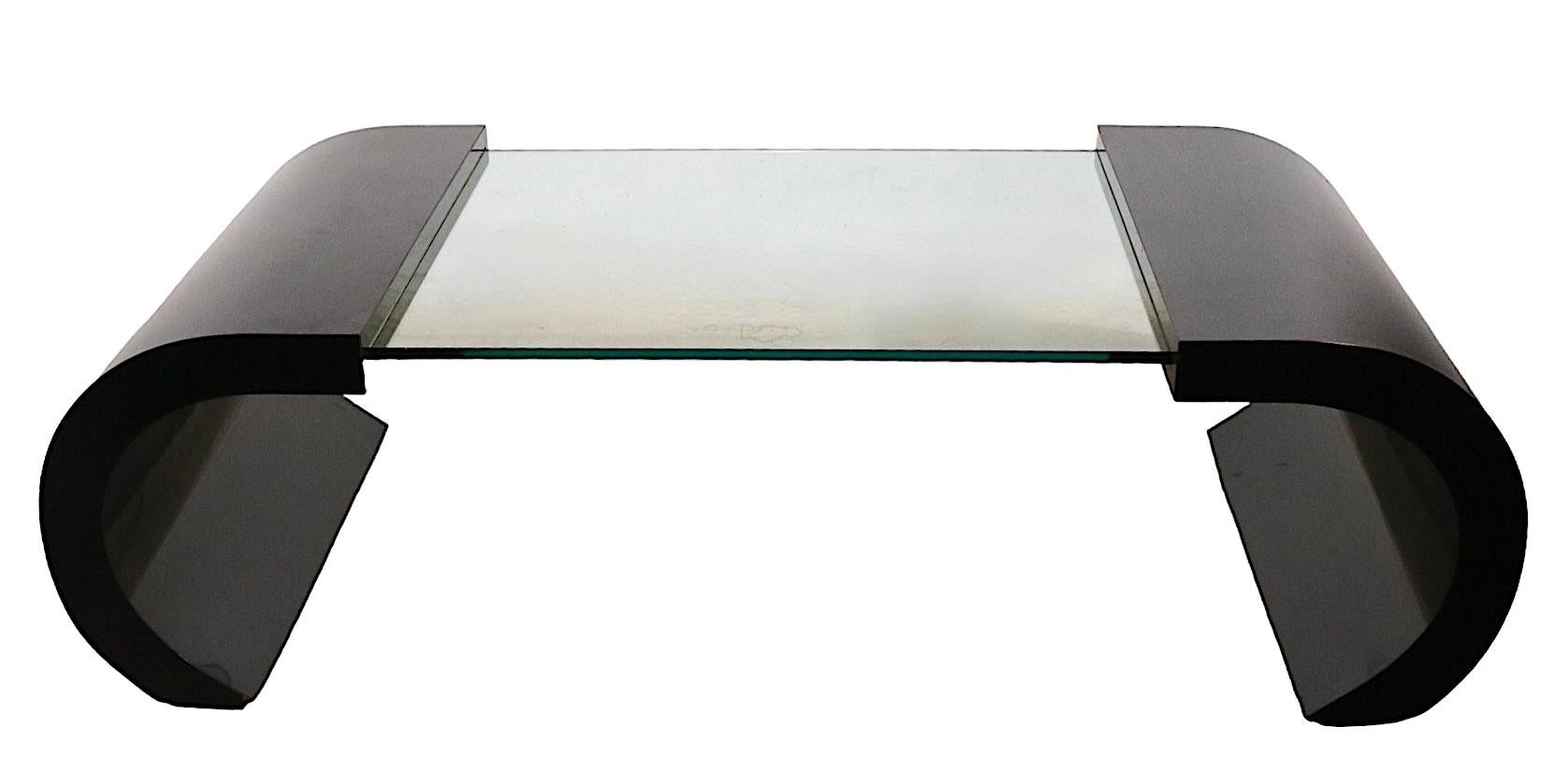 Verre Table basse post-moderne en formica et verre d'après Panton, années 1970 en vente