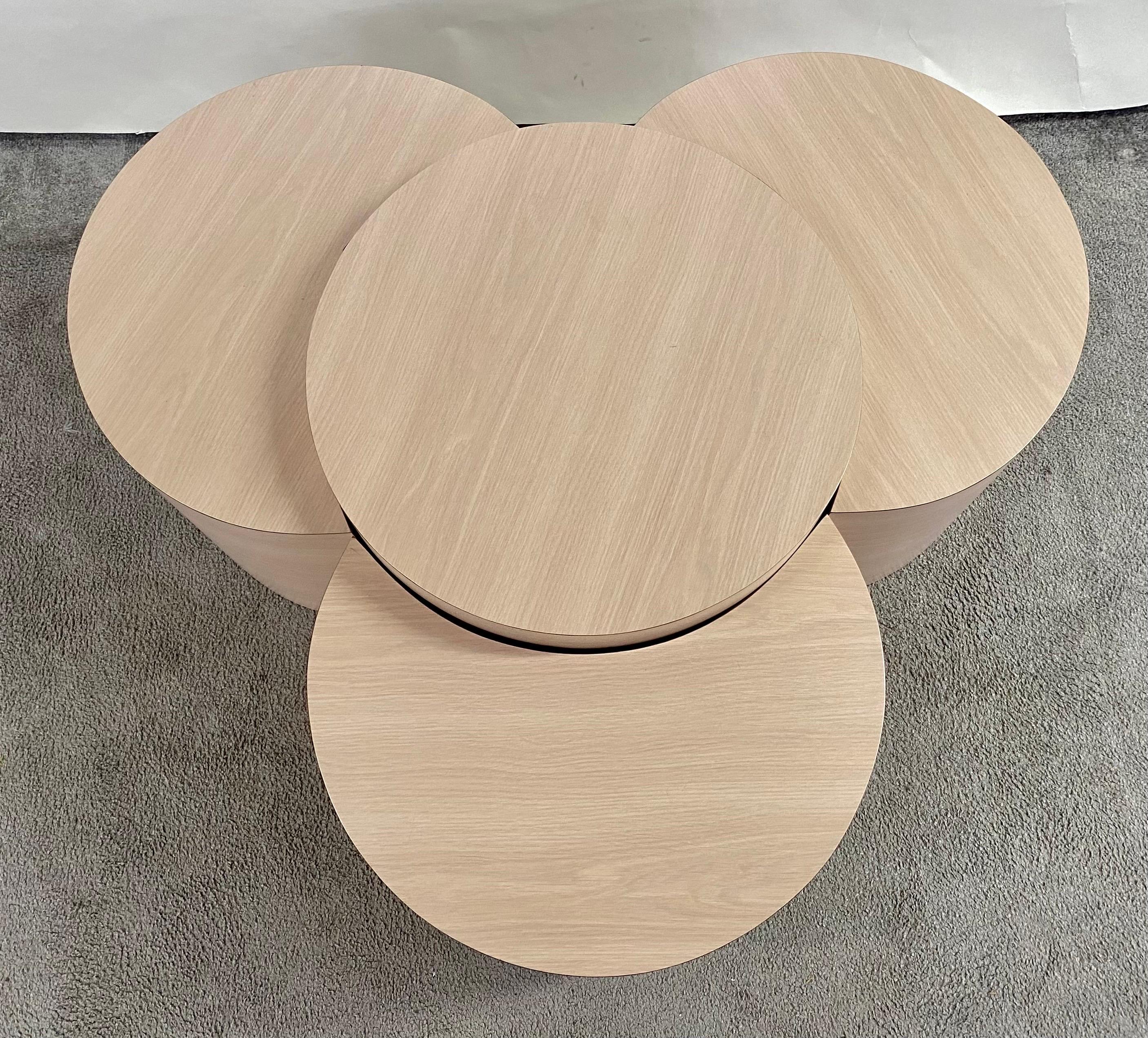 Postmodernes Formica Laminat Rosa Kreis-Tisch-Set aus Formica, 4 Teile  im Angebot 1