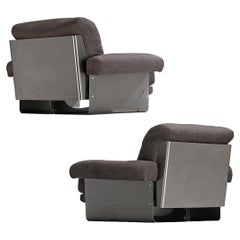 Paire de chaises longues françaises post-modernes en acier brossé et tapissées de gris