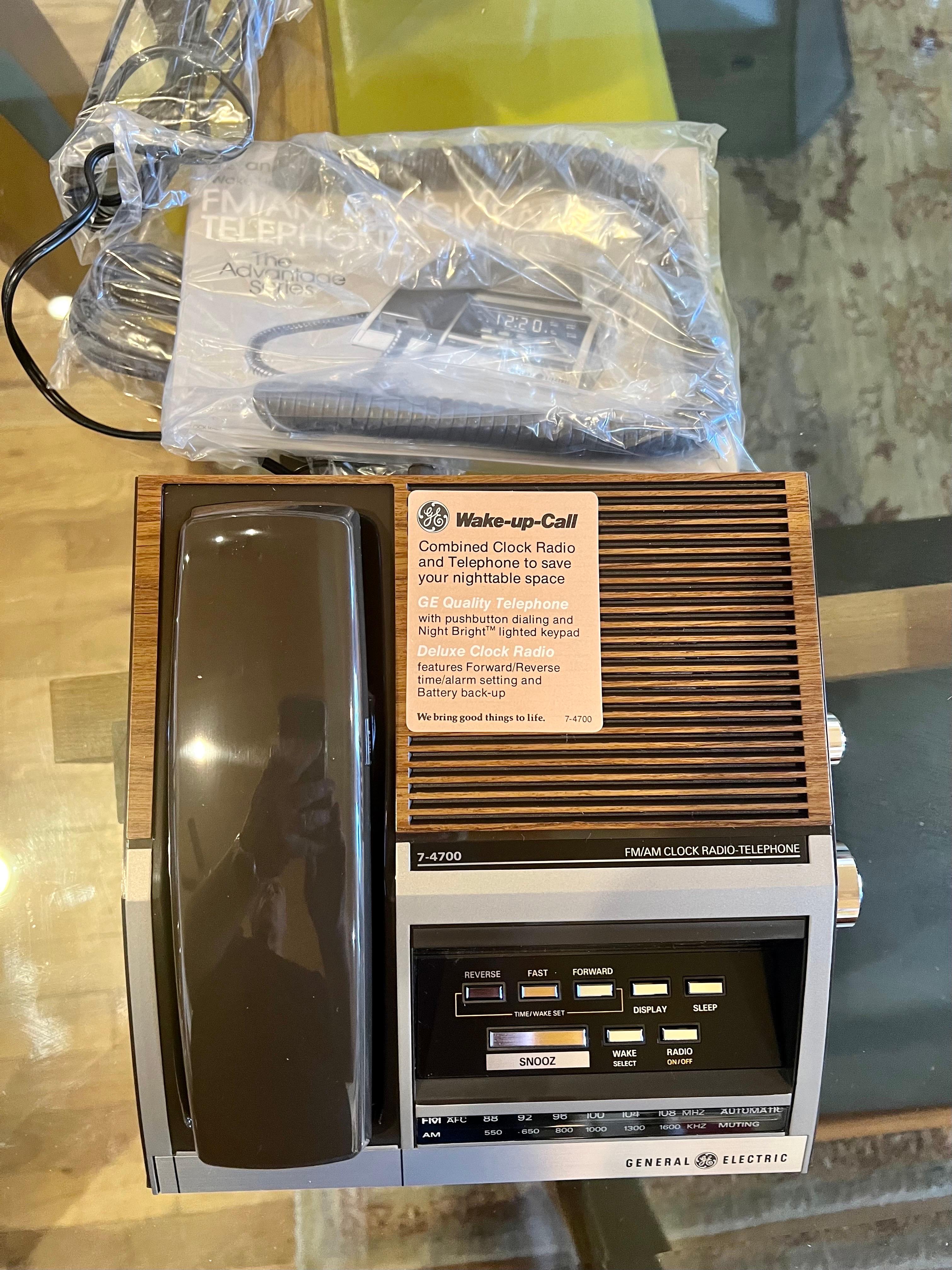 American Post Modern General Electric Radio Clock Telephone New in A Box Mod 7-4700