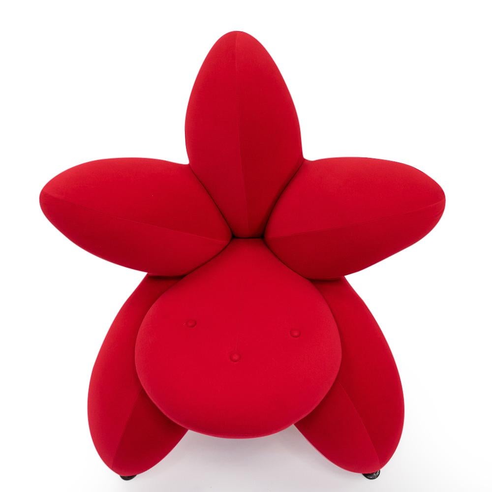 The Getsuen or Lily lounge chair was designed by Masanori Umeda (Japan) during the 1990s. 

Masanori Umeda has worked together with Ettore Sottsass during the 1980s at Olivetti in Milan, where he designed his best known piece; the Tawaraya boxing