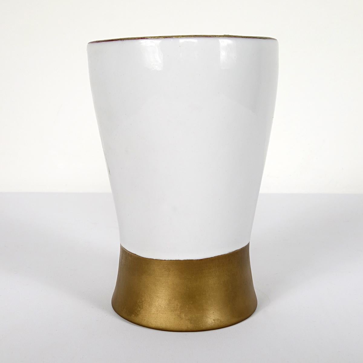 Postmoderne Vase aus vergoldeter Keramik mit einem Gesicht:: entworfen von Fornasetti Milano im Zustand „Gut“ im Angebot in Doornspijk, NL