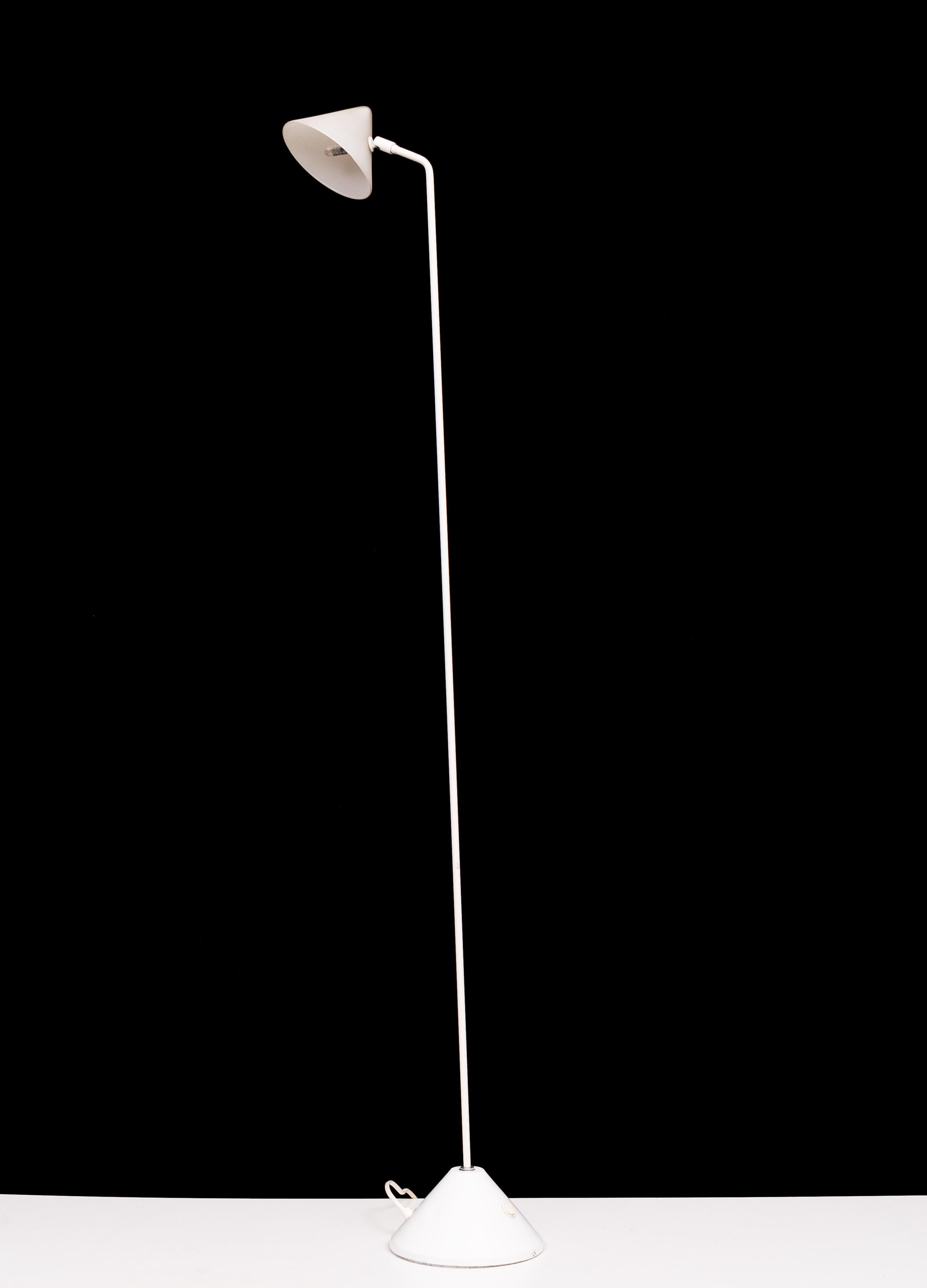 Nice simple design, this Halogen floor lamp .comes with a 
ball joint so it will stands in any position  you want .comes 
with a White Opaline shade .  Manufactured by Hala Zeist .
normal wear and tear 