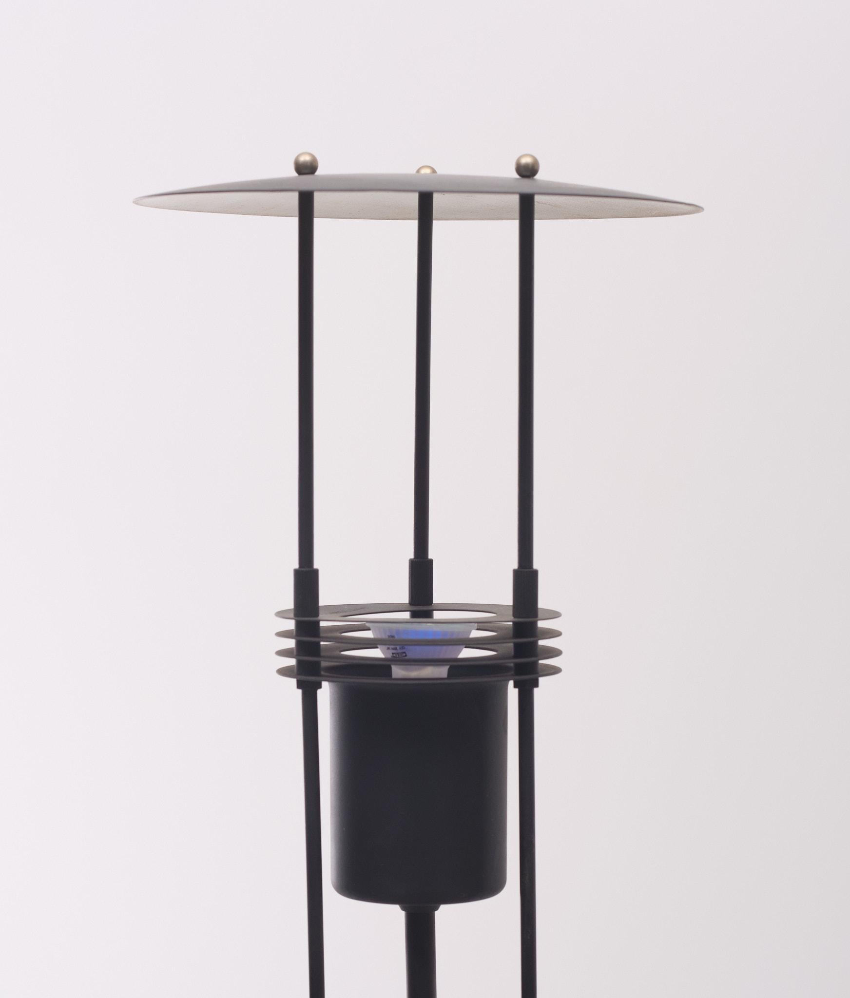 Postmoderne Lampe de bureau halogène post-moderne, années 1980, Italie en vente
