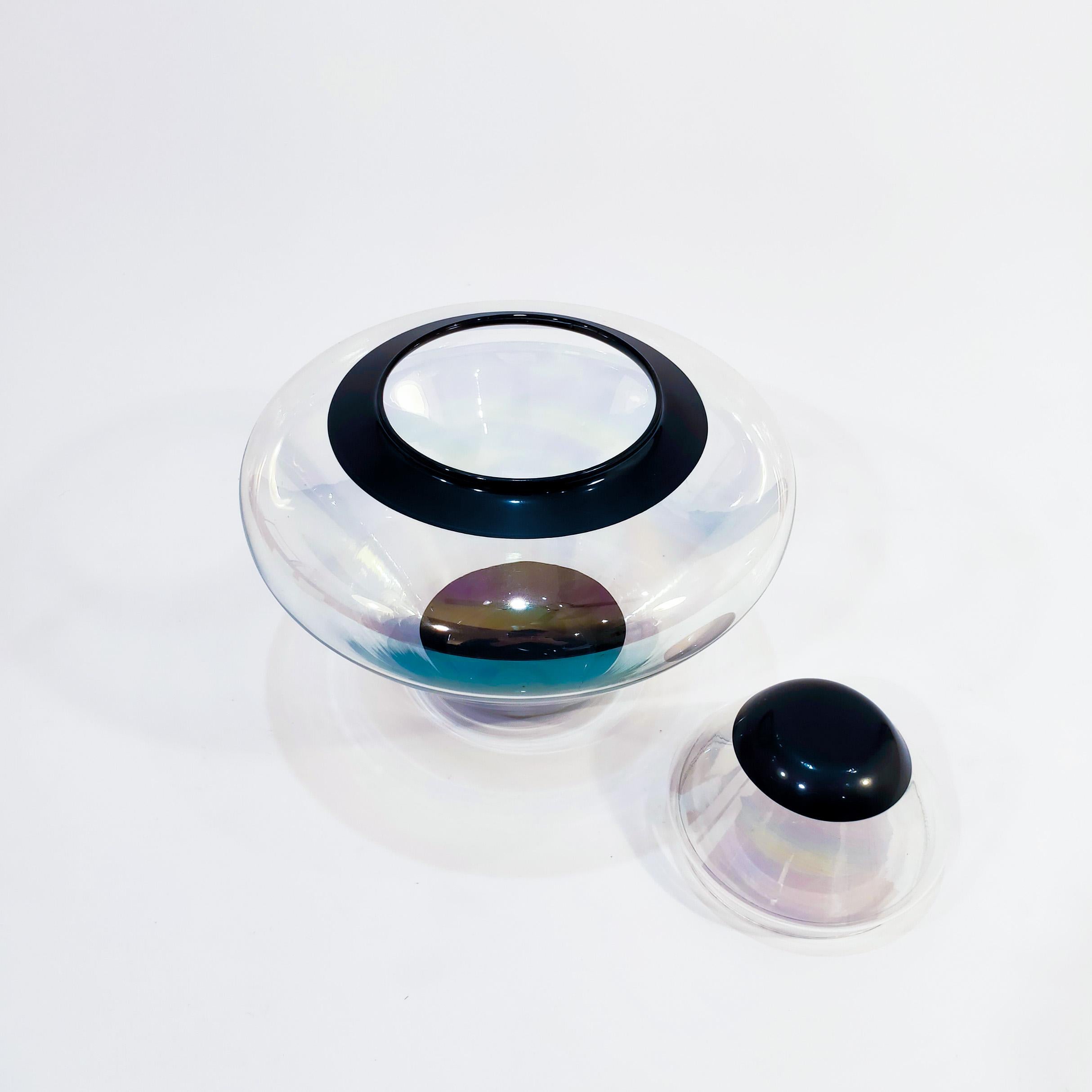 Post-Modern hand-blown iridiscent glass tibor by La Mediterranea, Spain, 1980s Excellent état - En vente à SANT ADRIÀ DE BESÒS, ES