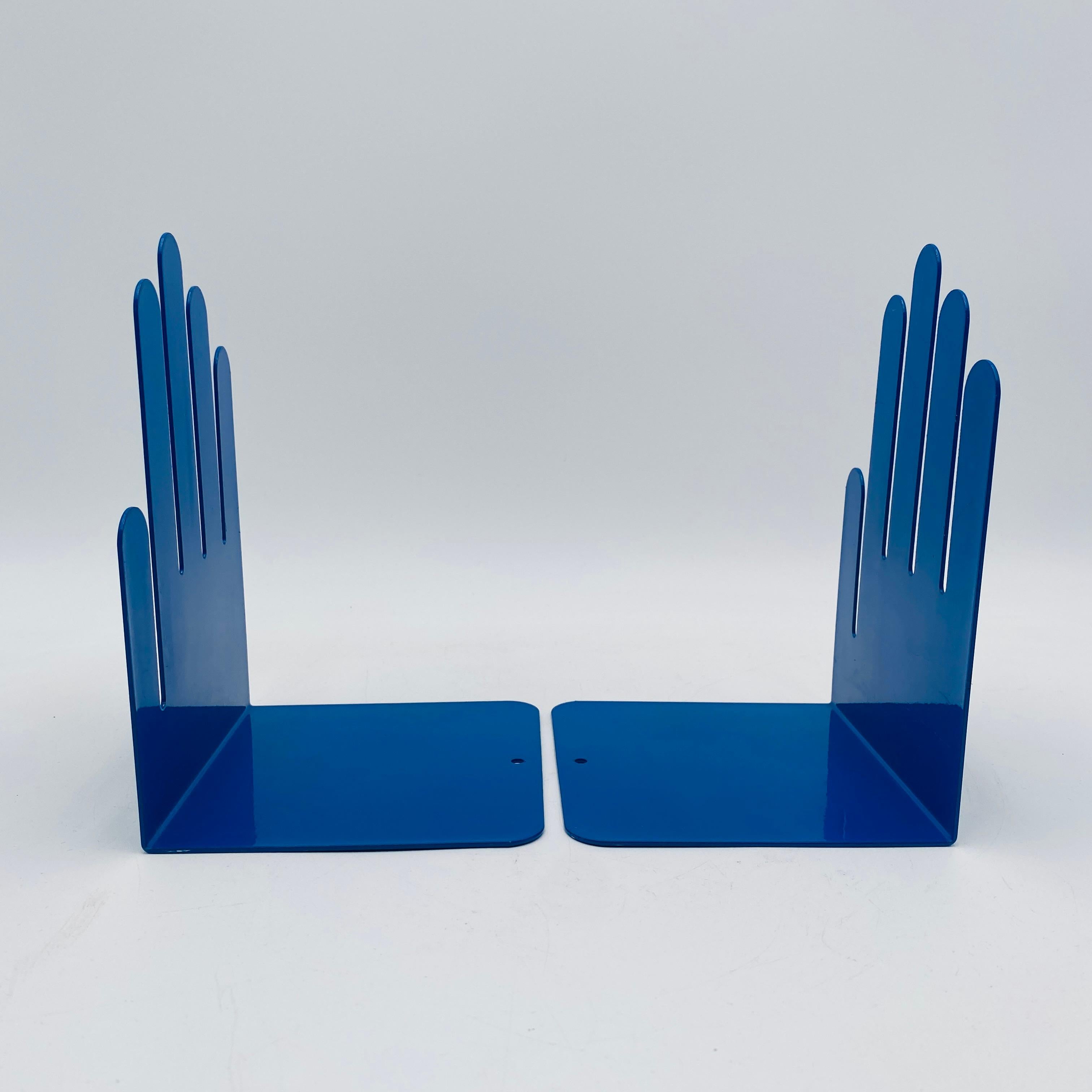 Post Modern Hand Buchstützen von Spectrum Div Designs Blau Metall Ausschnitt im Zustand „Gut“ im Angebot in San Juan Capistrano, CA
