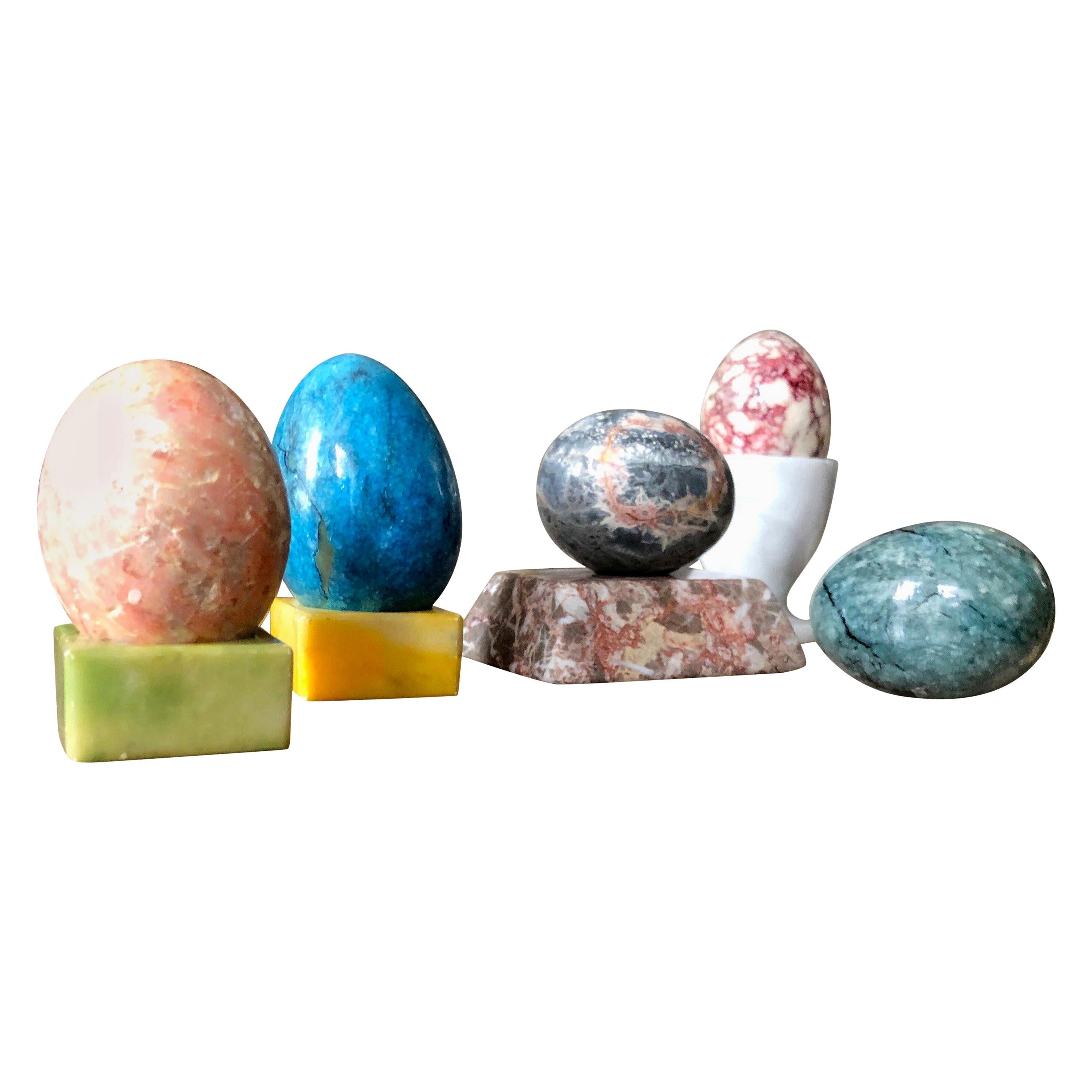 Ensemble postmoderne œuf et trou de serrure en pierre sculpté et bruni à la main, inspiré de Memphis