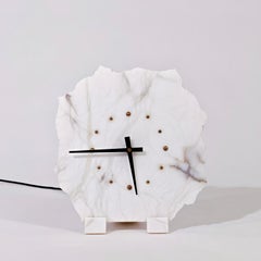 Post-Modern hand-carved veined alabaster table lamp with clock, Italy, 1980s