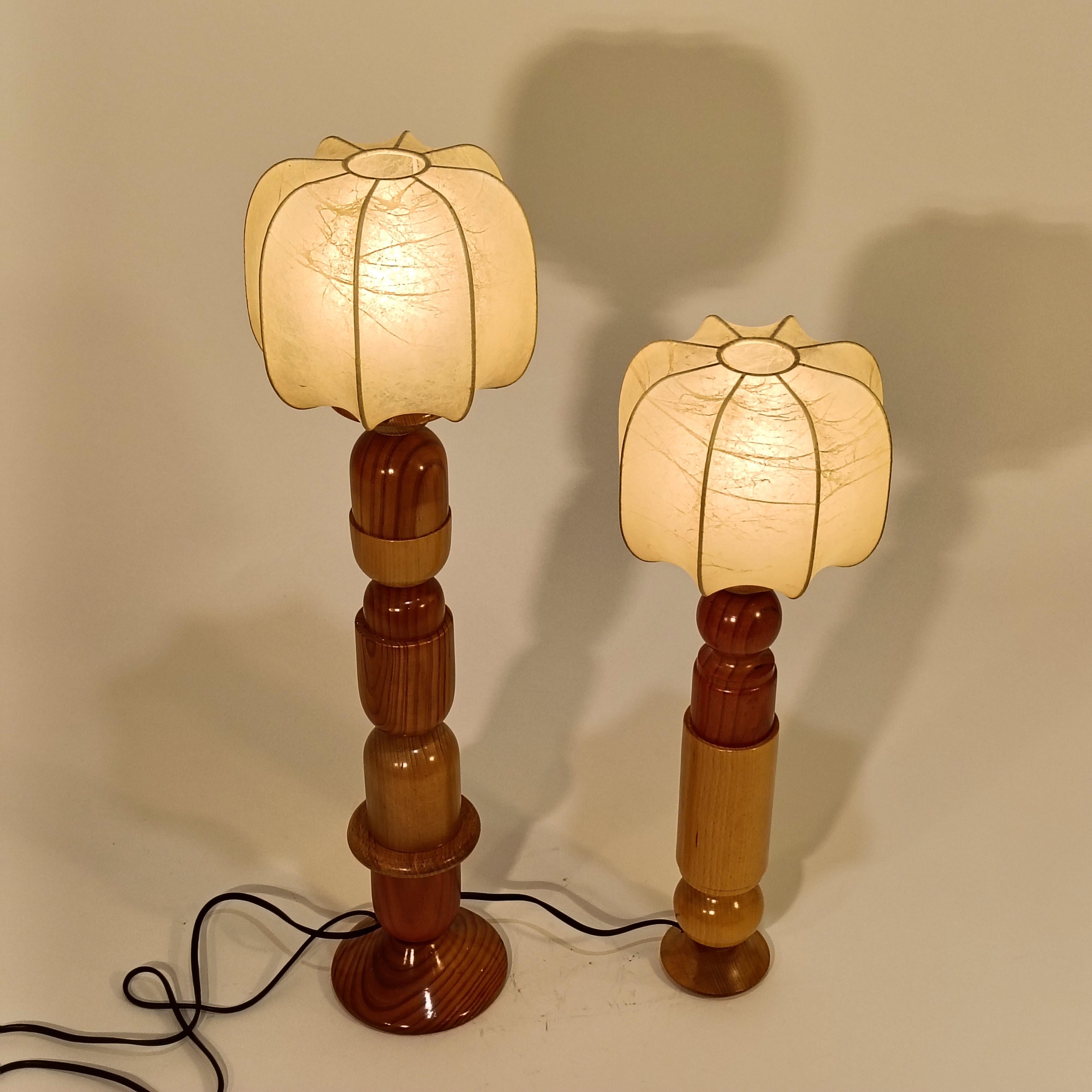 Resin Post-Modern hand-crafted Cocoon table lamps, Italy, 70s For Sale