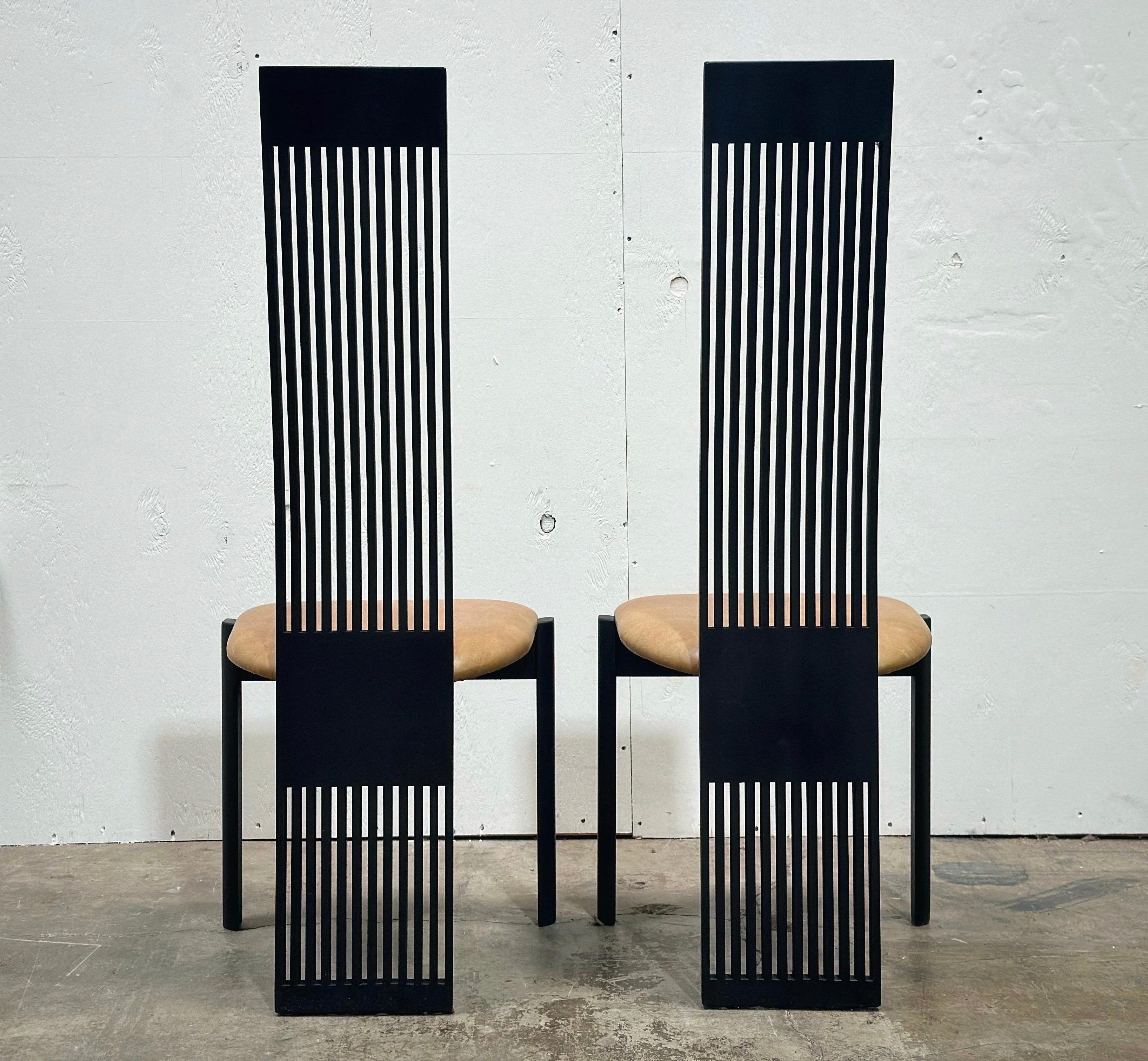 Postmoderne Esszimmerstühle aus Leder mit hoher Rückenlehne – Pietro Consantini – 8er-Set (Italienisch) im Angebot