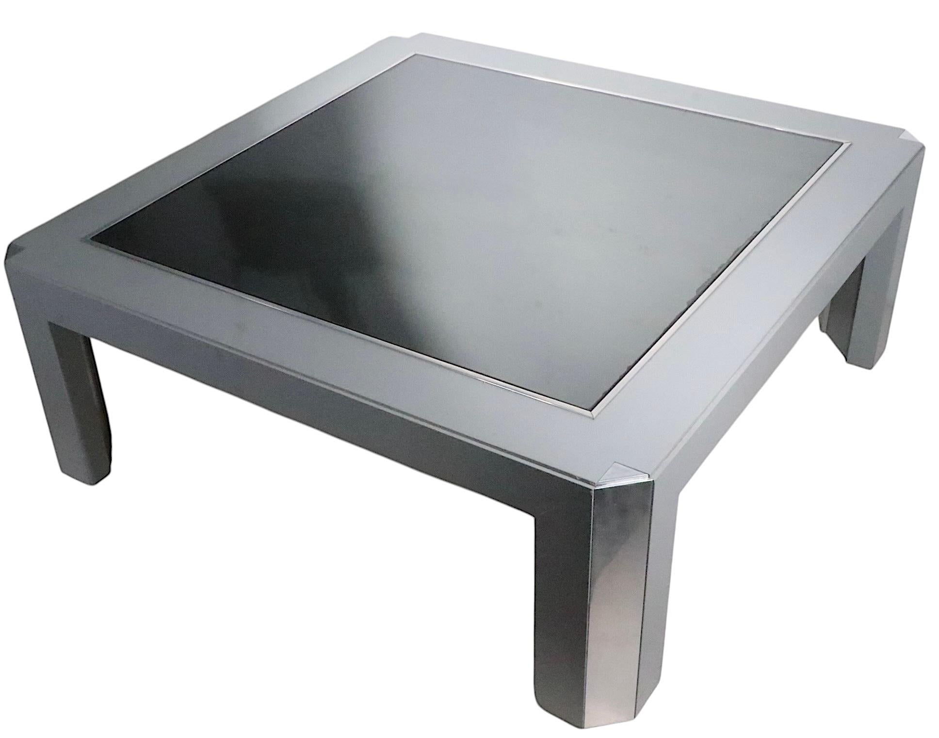 Postmoderner Vintage-Couchtisch im Hollywood-Regency-Stil der 1980er Jahre (Aluminium) im Angebot