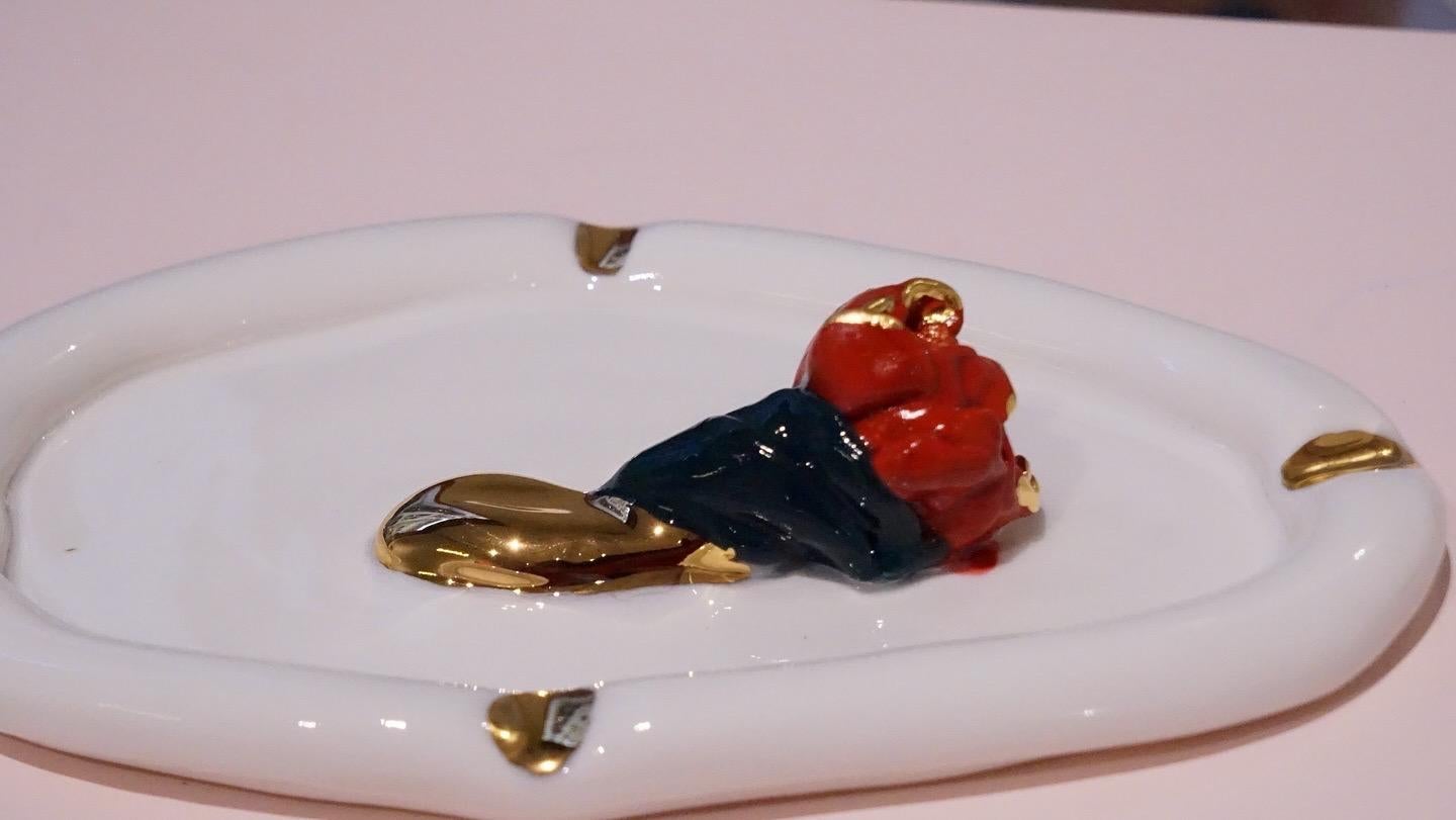 Colección Labios de Inspiración Postmoderna n Cenicero de Porcelana Rosa Roja de Hania Jneid Español en venta
