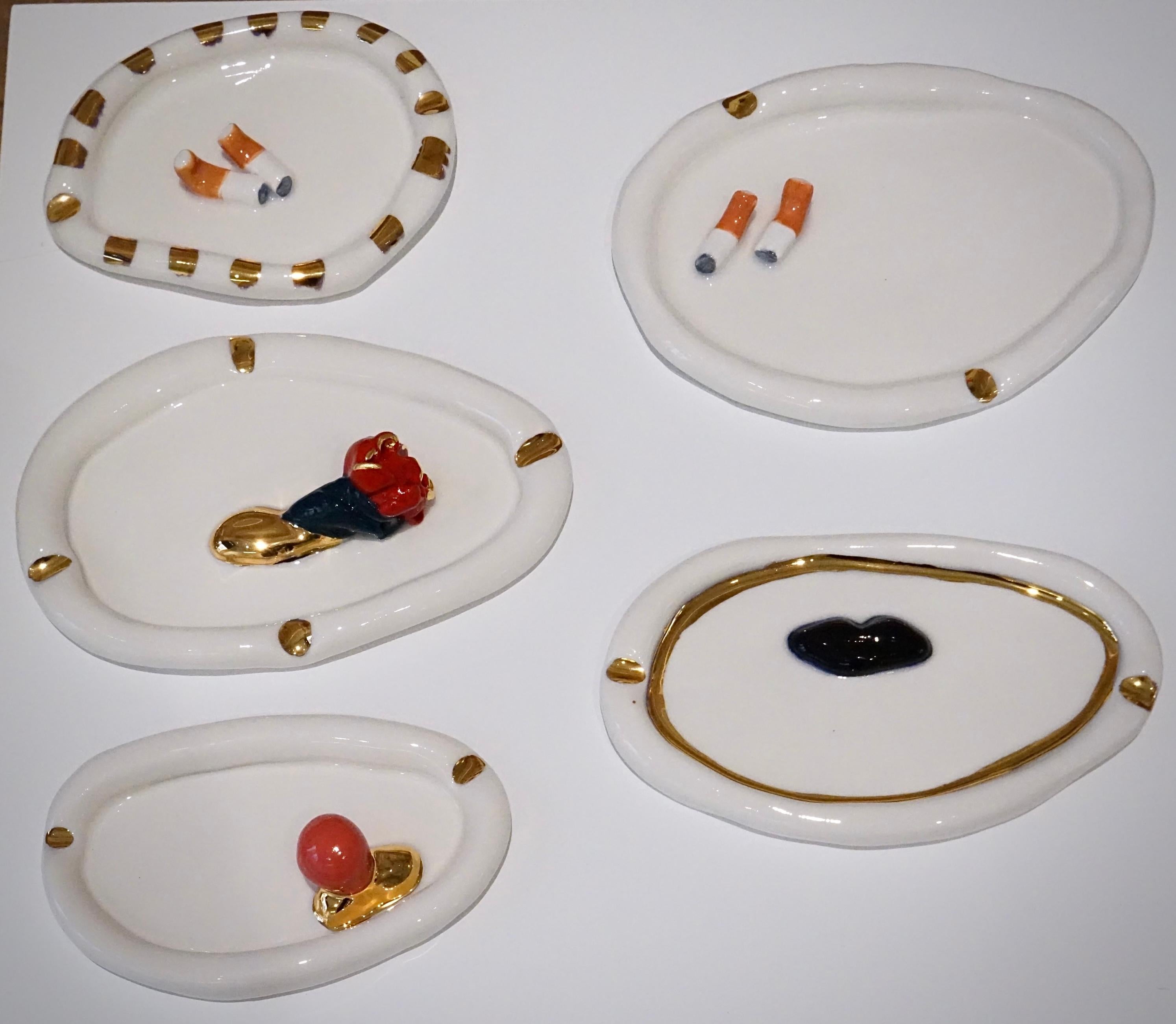 Cenicero de porcelana blanca de inspiración postmoderna pieza única de Hania Jneid Siglo XXI y contemporáneo en venta
