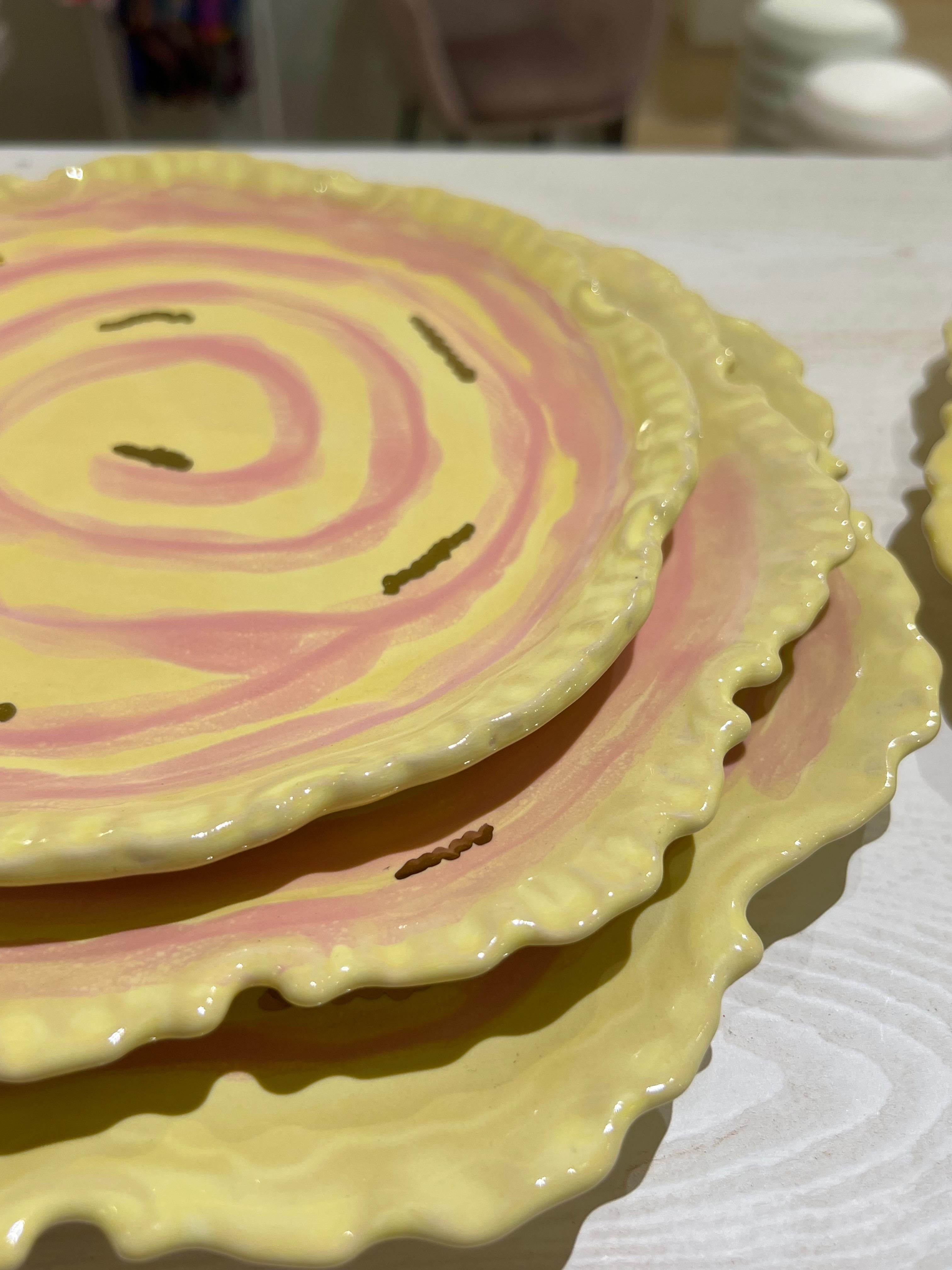 Platos de Gres Amarillo y Rosa de Inspiración Postmoderna de Hania Jneid en venta 3