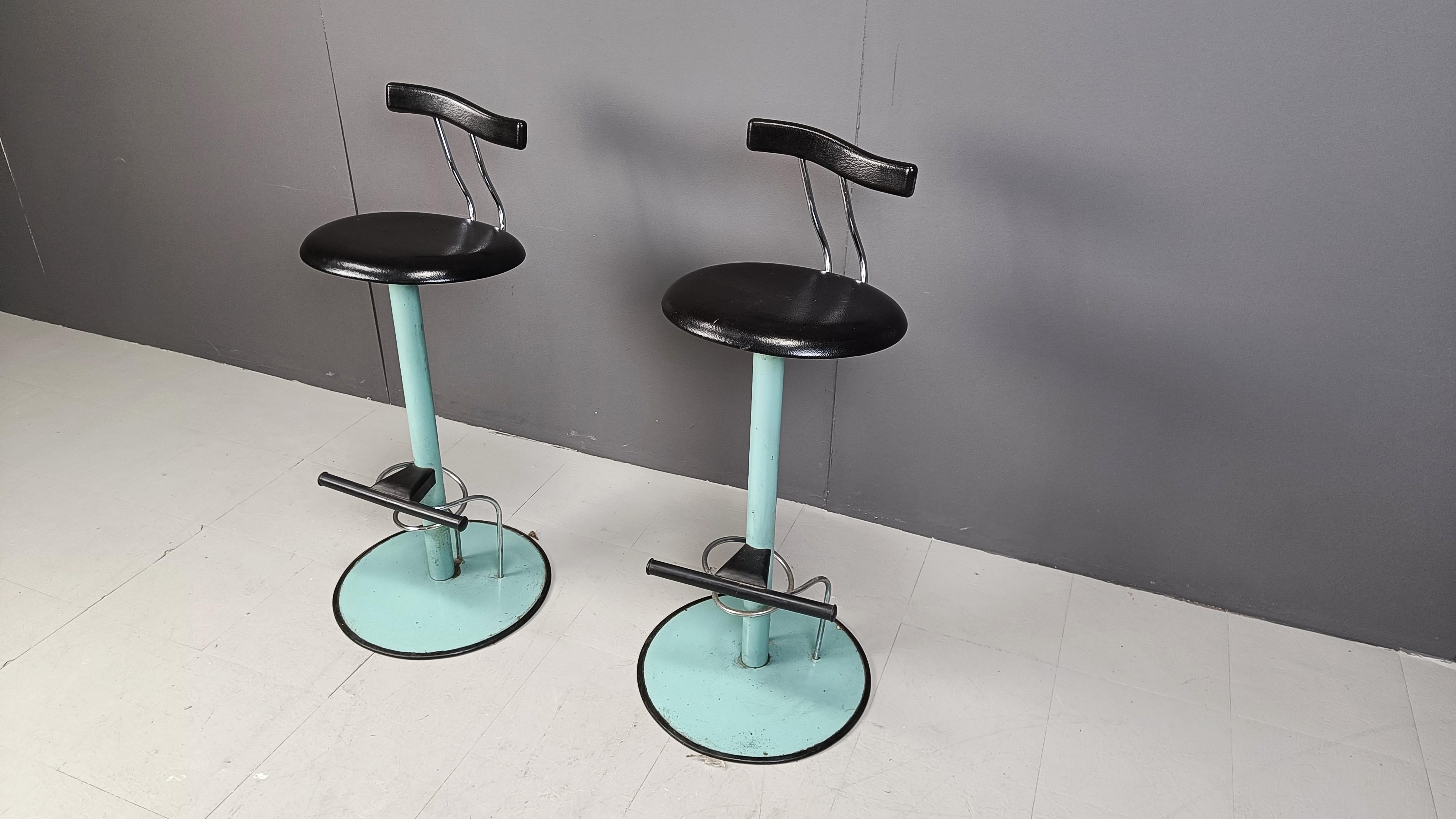 Metal Post modern italian bar stools, 1980s -set of 2 For Sale