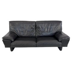 Post modern Italian black leather sofa in the style of Nicoletti Salotti