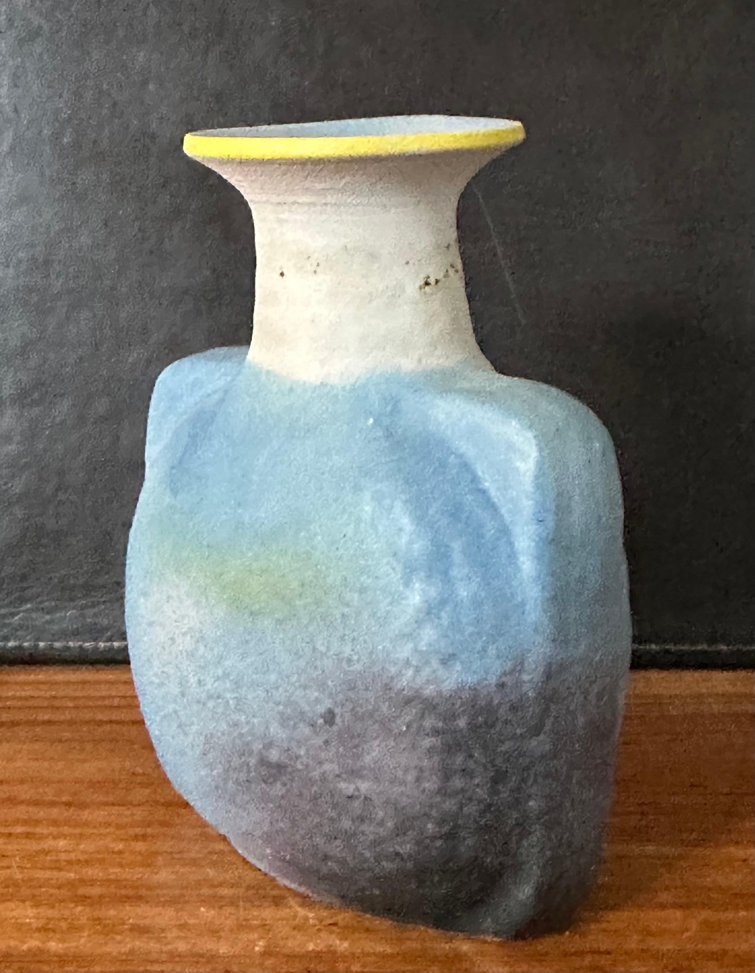Post-Modern Italian Ceramic Vase by Ivo de Santis for Gli Etruschi For Sale 7