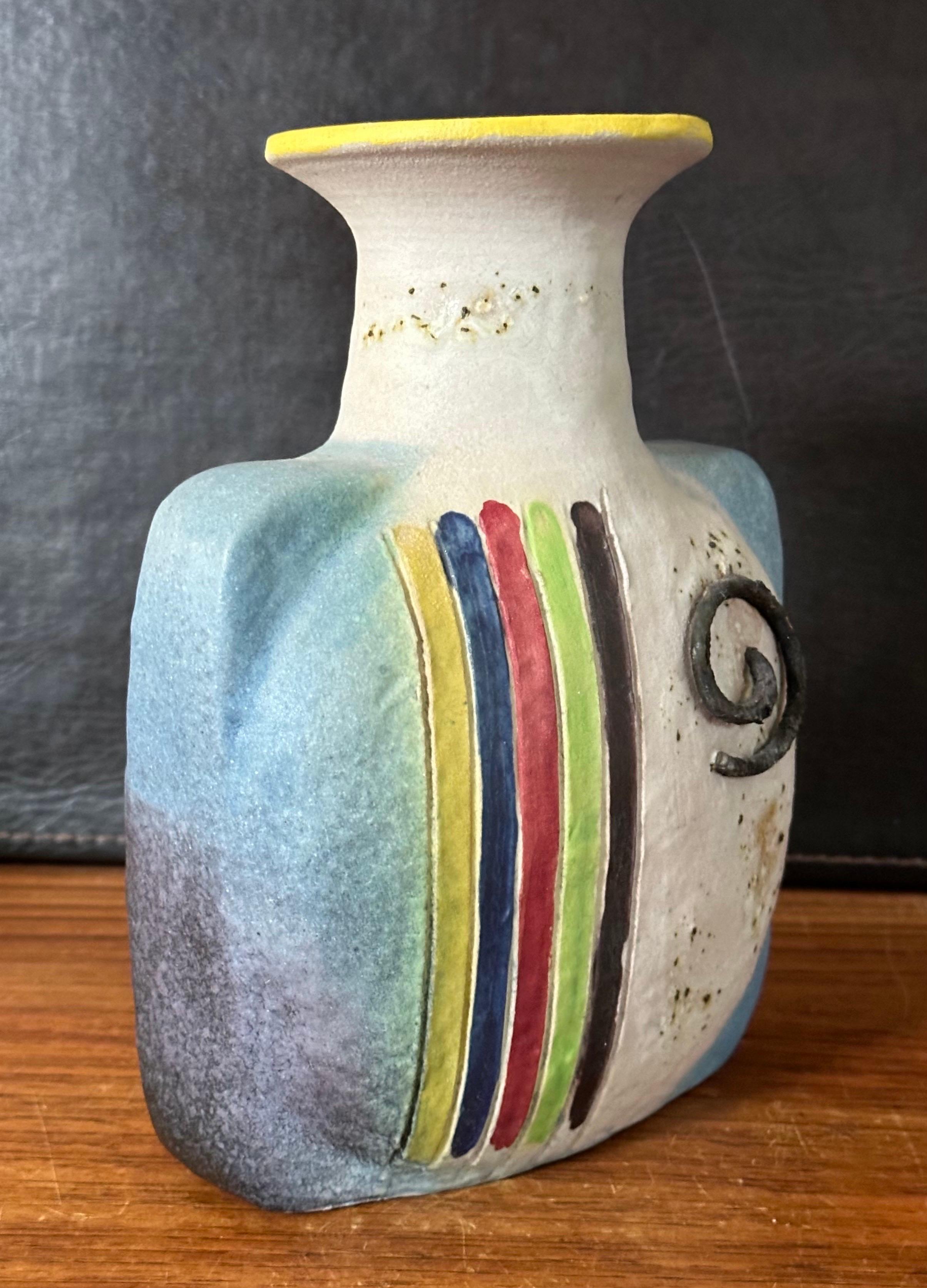 Postmoderne italienische Keramikvase aus der Postmoderne von Ivo de Santis für Gli Etruschi (20. Jahrhundert)