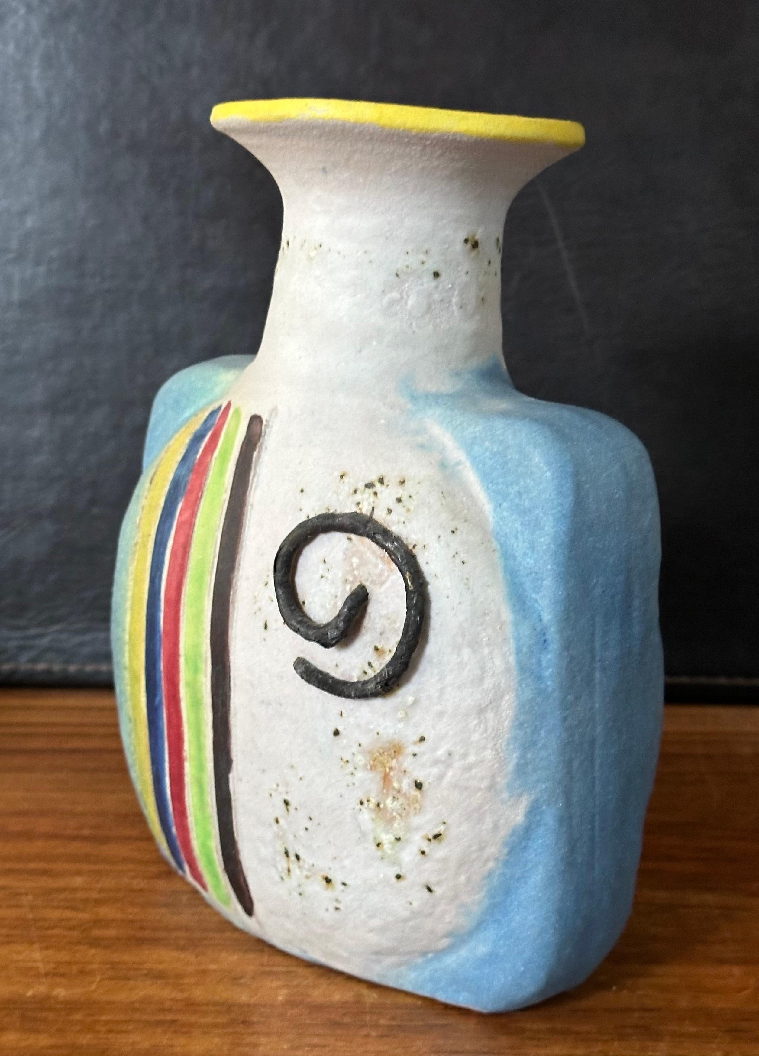 Postmoderne italienische Keramikvase aus der Postmoderne von Ivo de Santis für Gli Etruschi (Töpferwaren)