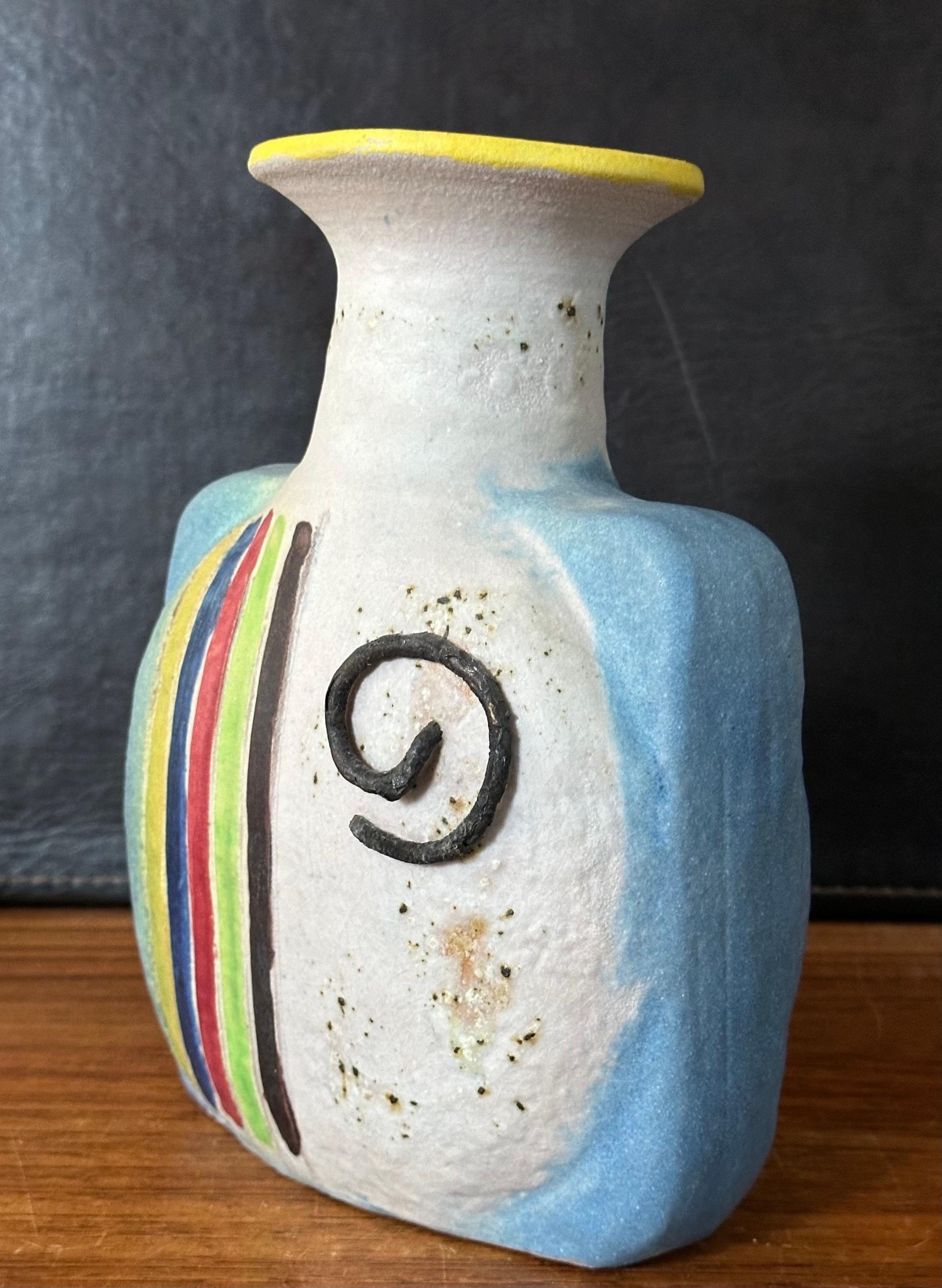 Postmoderne italienische Keramikvase aus der Postmoderne von Ivo de Santis für Gli Etruschi 1