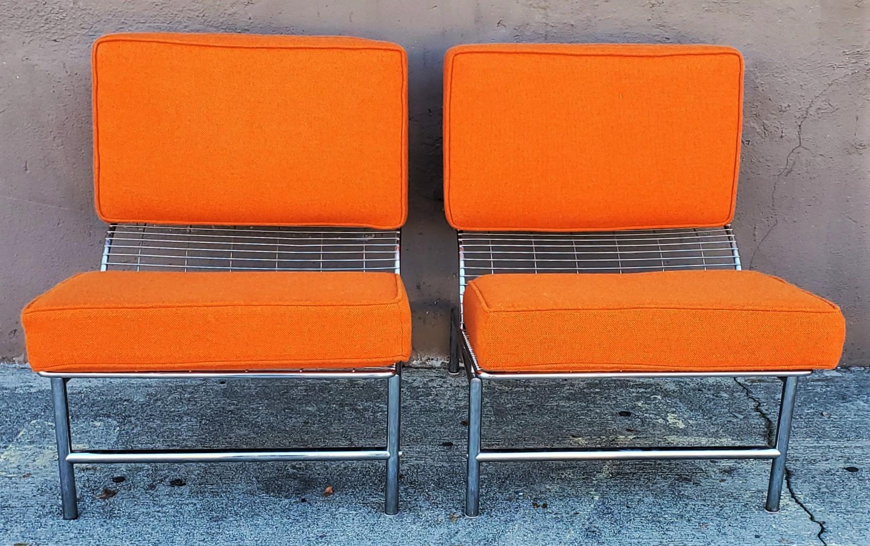 Postmodern Italian Chrome Pair of Lounge Chairs In Good Condition For Sale In Pasadena, CA