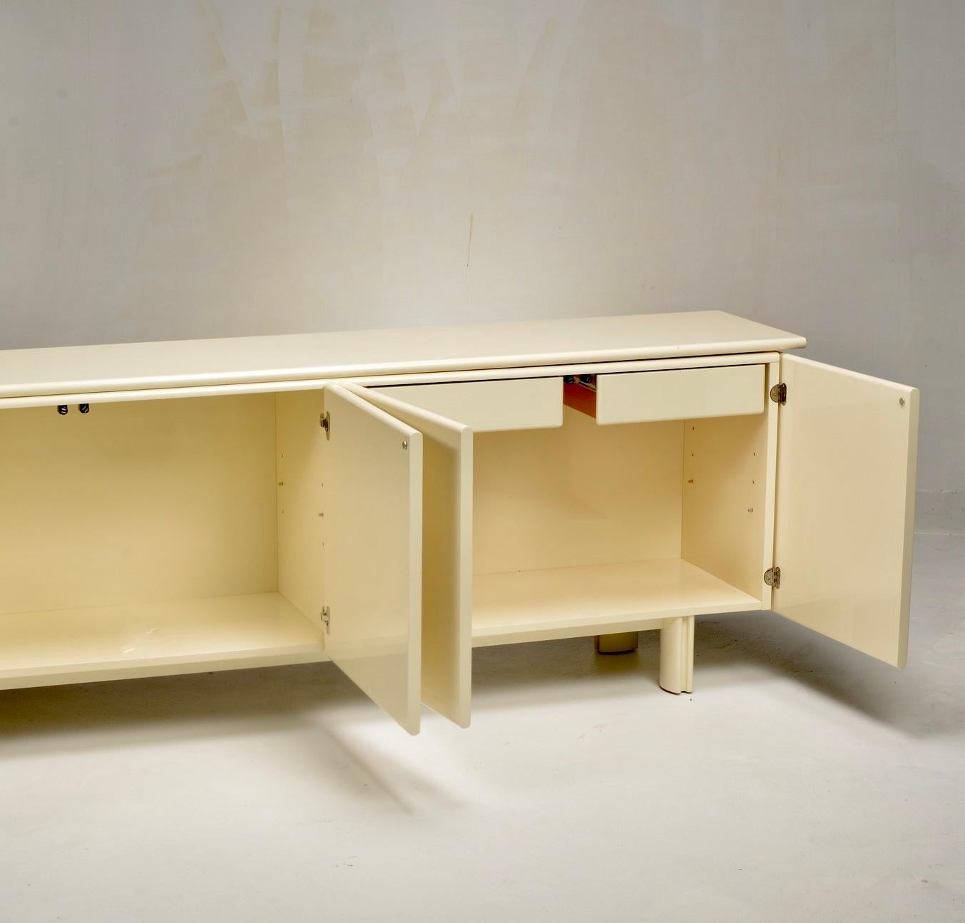 Credenza italiana postmoderna Posmoderno en venta