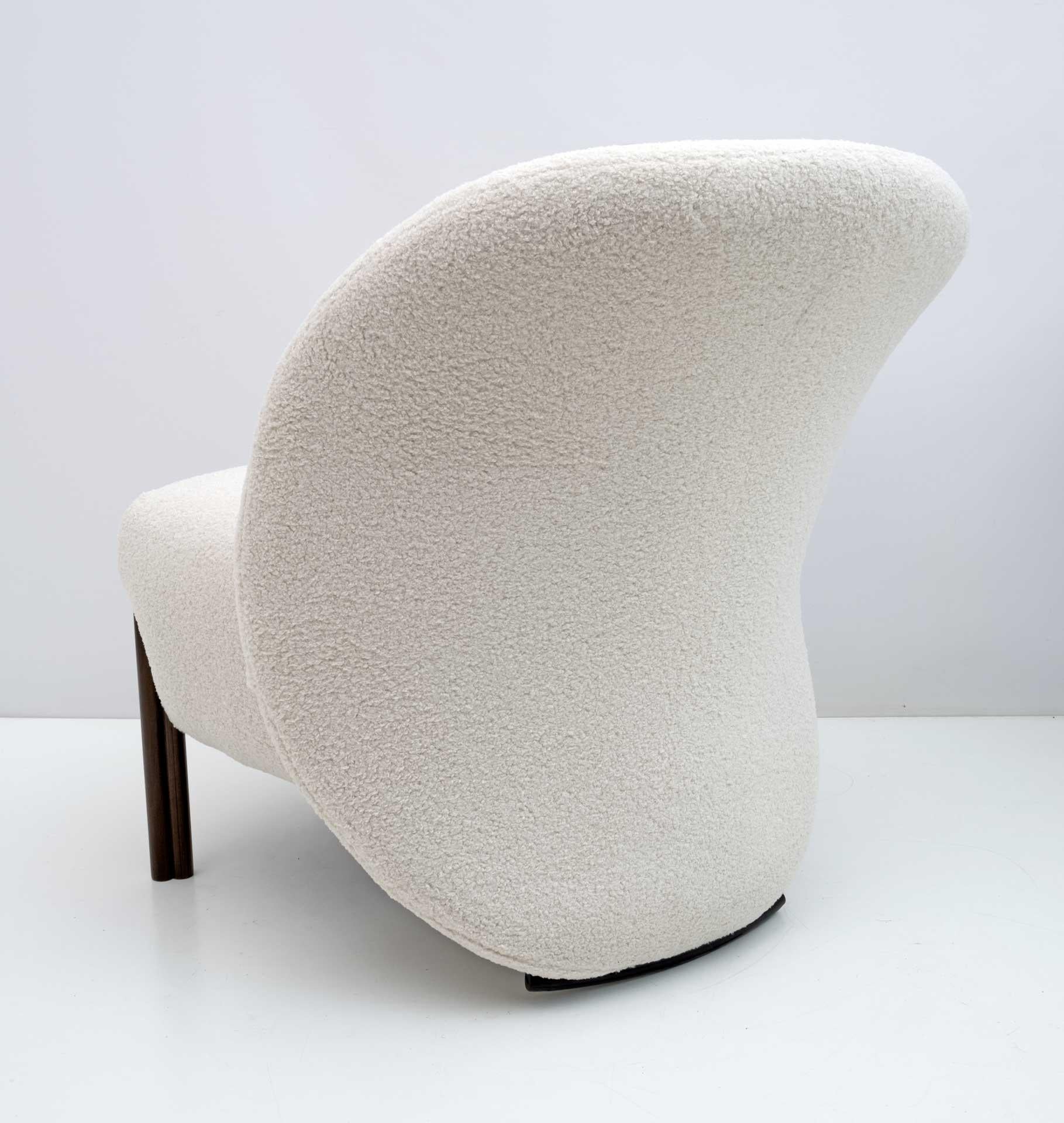 Post-Modern Italian Design Bouclè Armchair, 1980s For Sale 1
