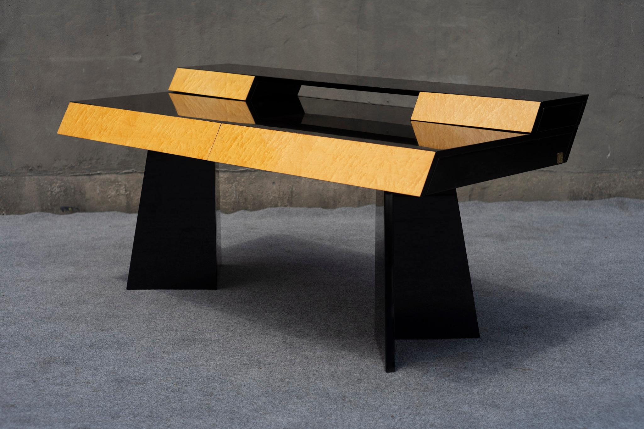 Post-Modern Italian Executive Desk Piano Black Burl by G&C Italia Art Deco Style For Sale 1