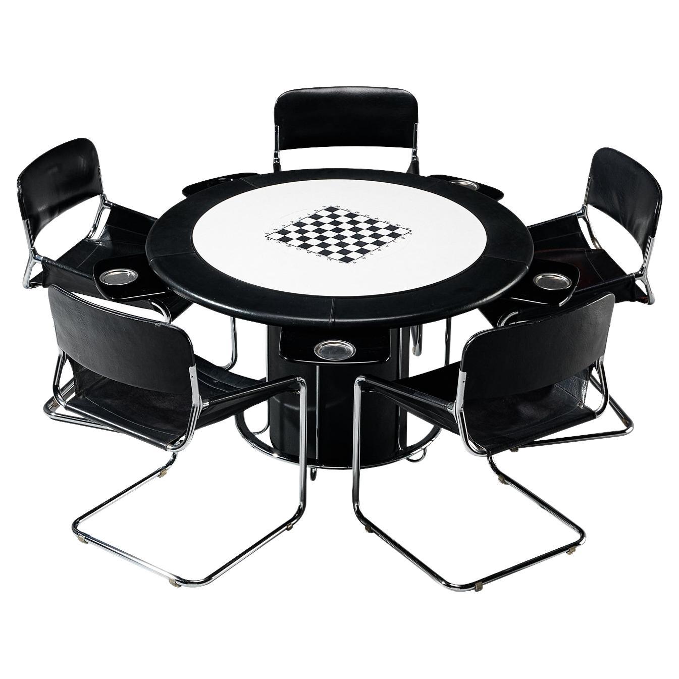 Postmoderner italienischer Spieltisch mit integriertem Schachbrett und Stühlen  im Angebot