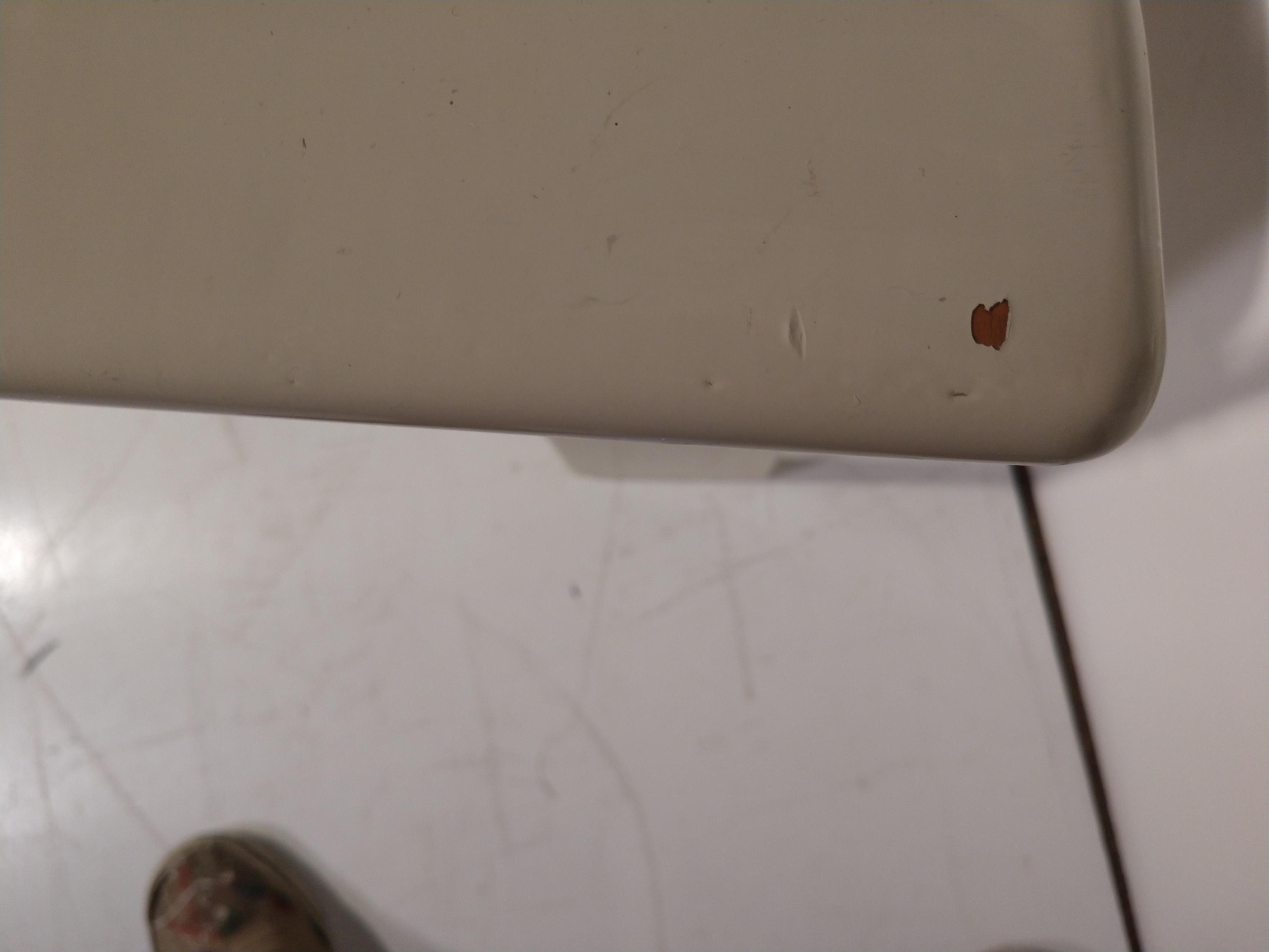 Juego de cuatro sillas de comedor italianas postmodernas lacadas en venta 1