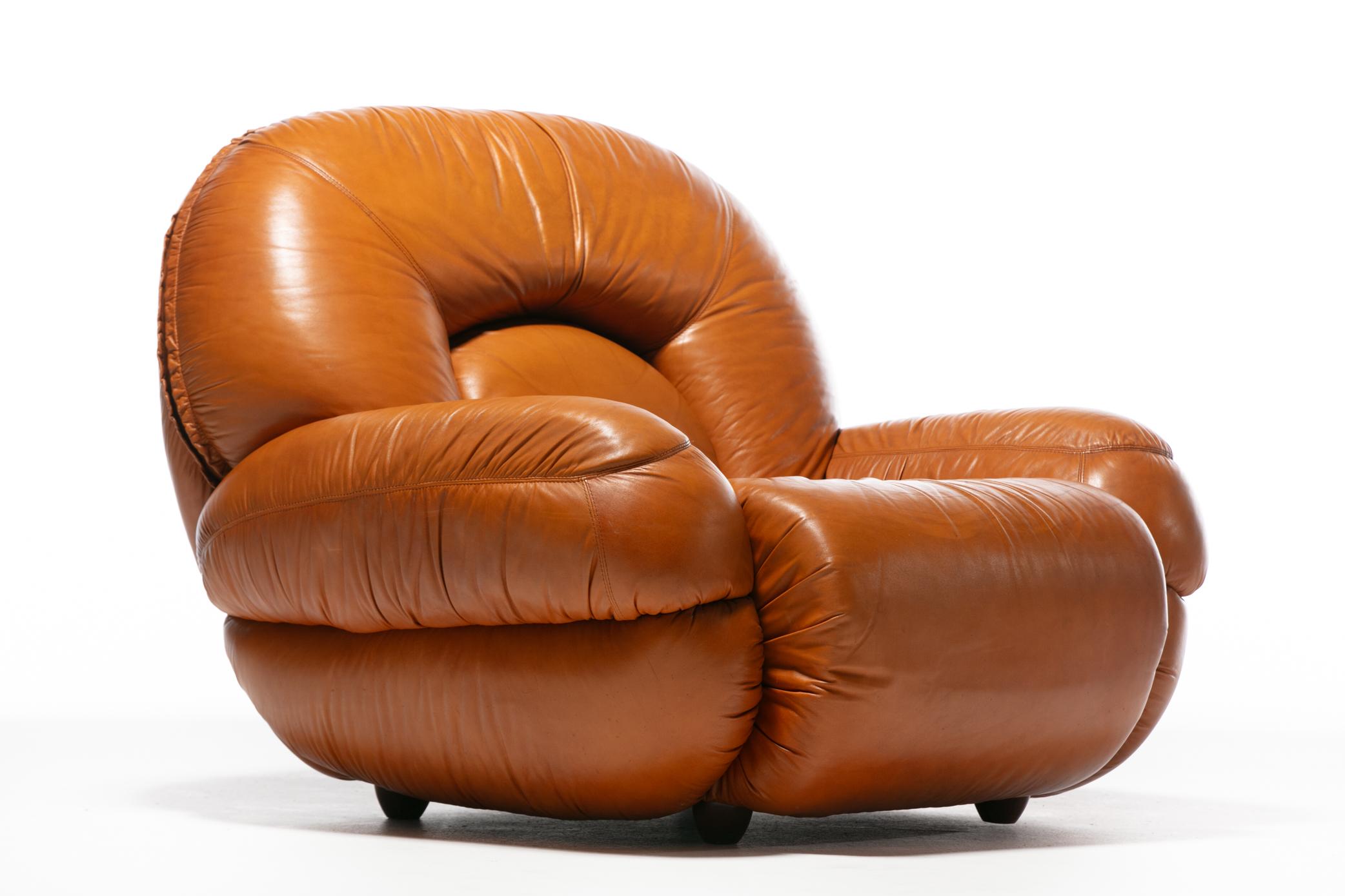 Post Modern Italian Leather Lounge Chairs in Butterscotch Carmel Leather c. 1980 For Sale 11