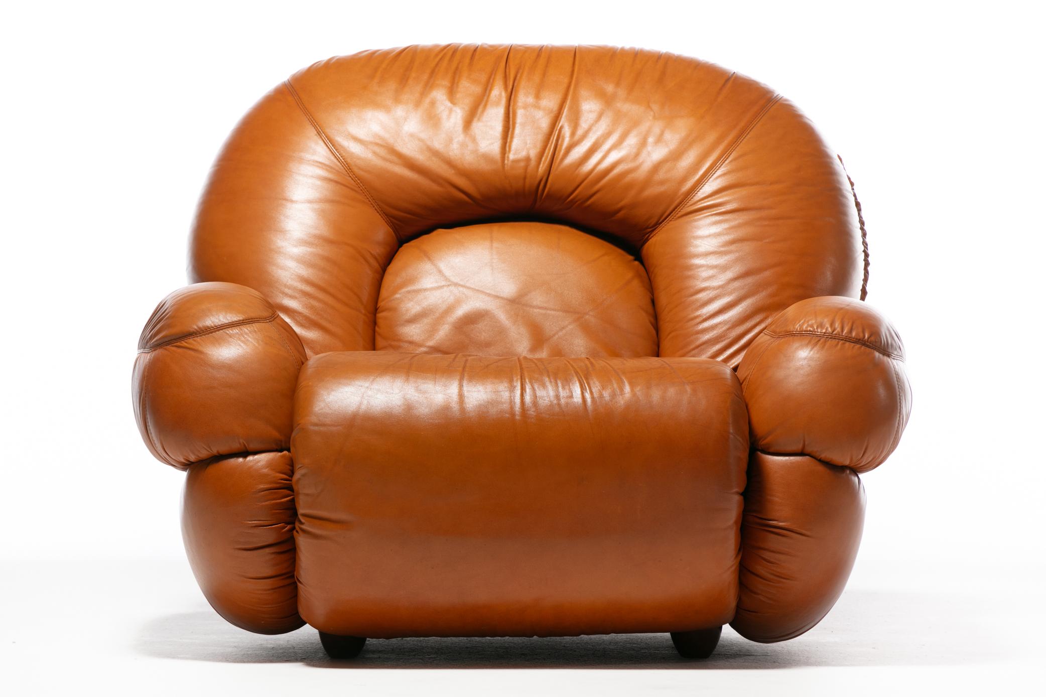 Post Modern Italian Leather Lounge Chairs in Butterscotch Carmel Leather c. 1980 For Sale 15