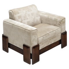 Postmoderner italienischer Loungesessel aus Holz und cremefarbenem Samtbezug