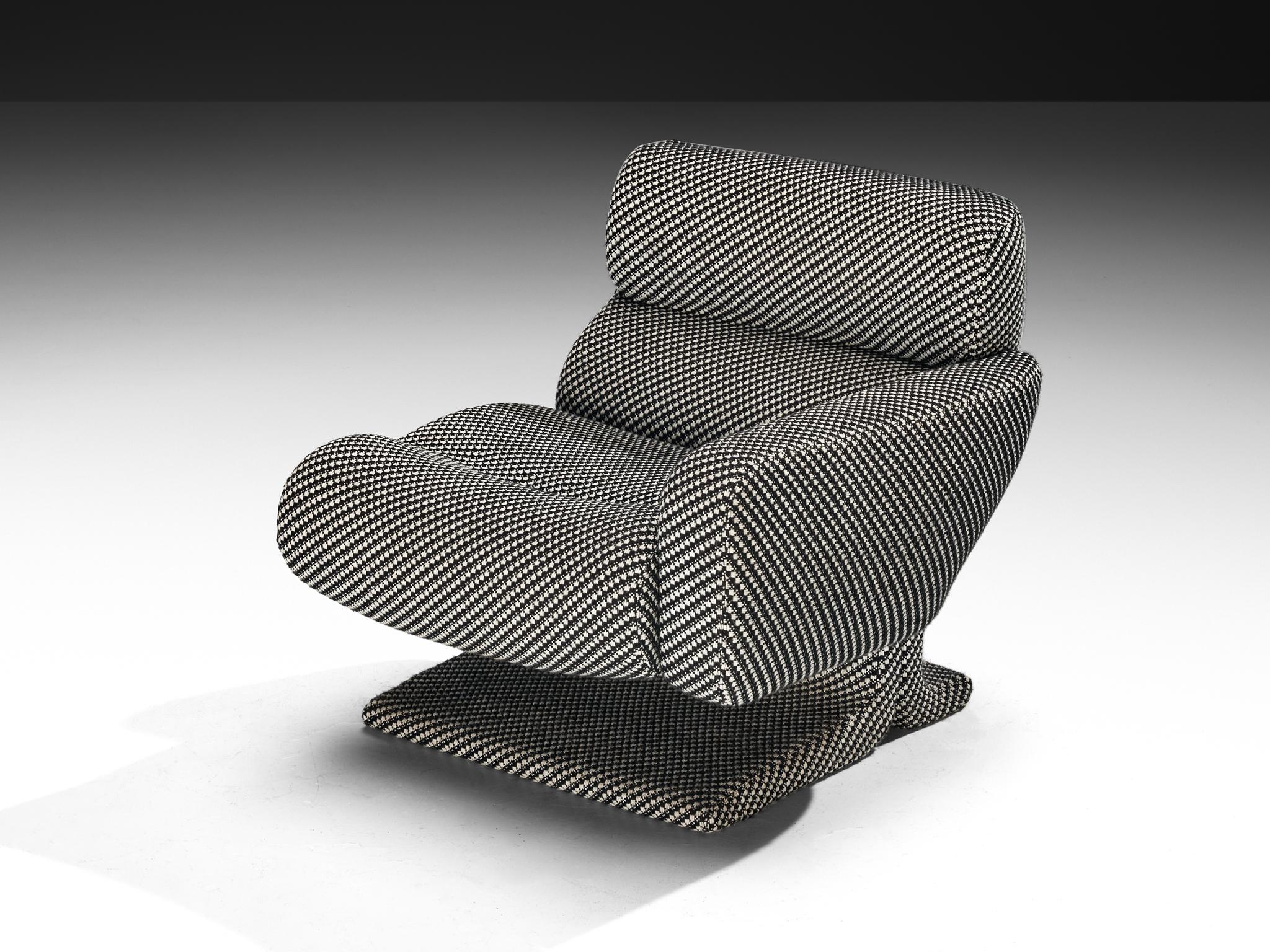 Postmoderne italienische Loungesessel mit karierter Polsterung (Italienisch) im Angebot