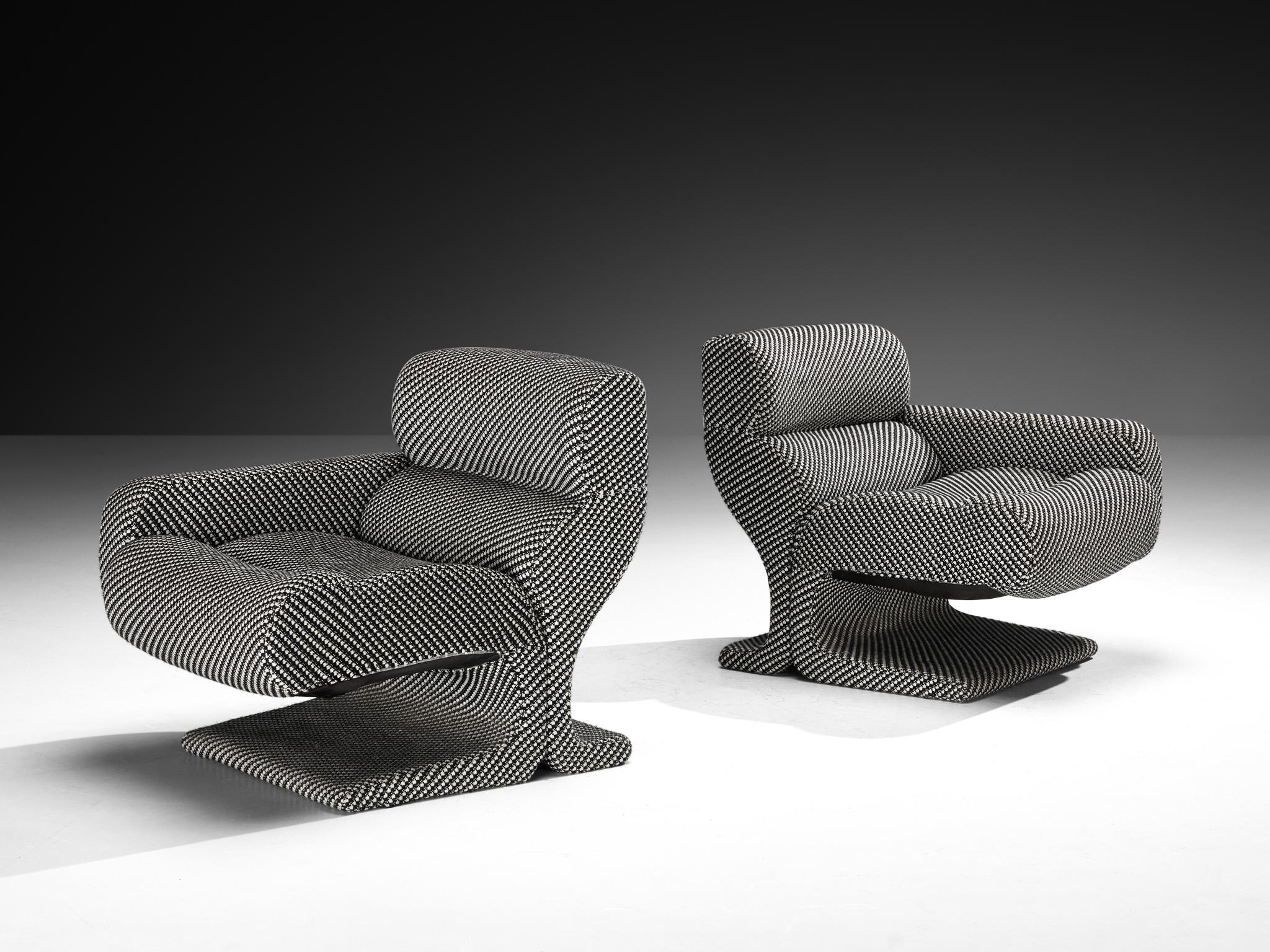 Postmoderne italienische Loungesessel mit karierter Polsterung im Angebot 3