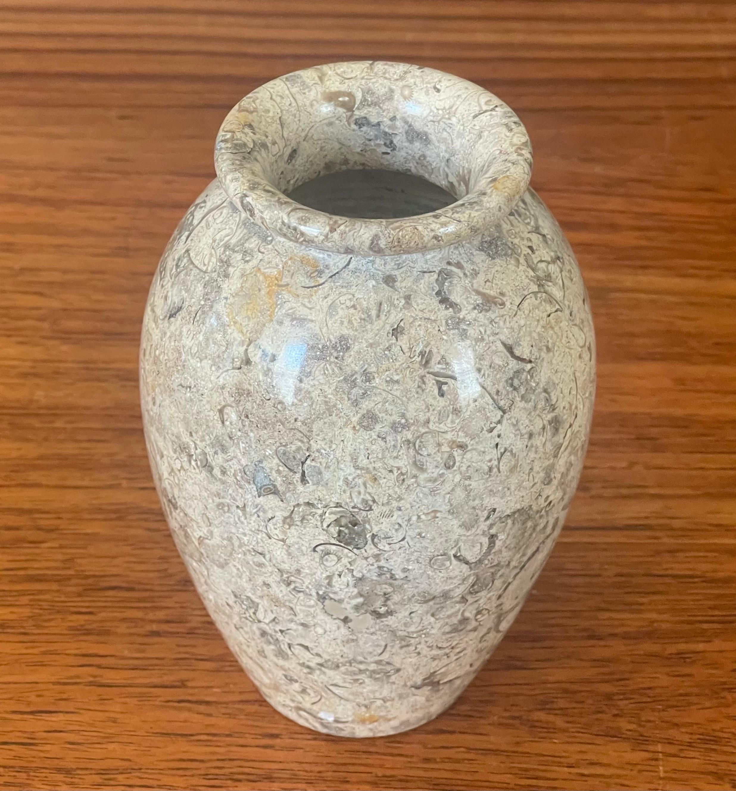 Marmo Vaso di marmo italiano postmoderno in vendita
