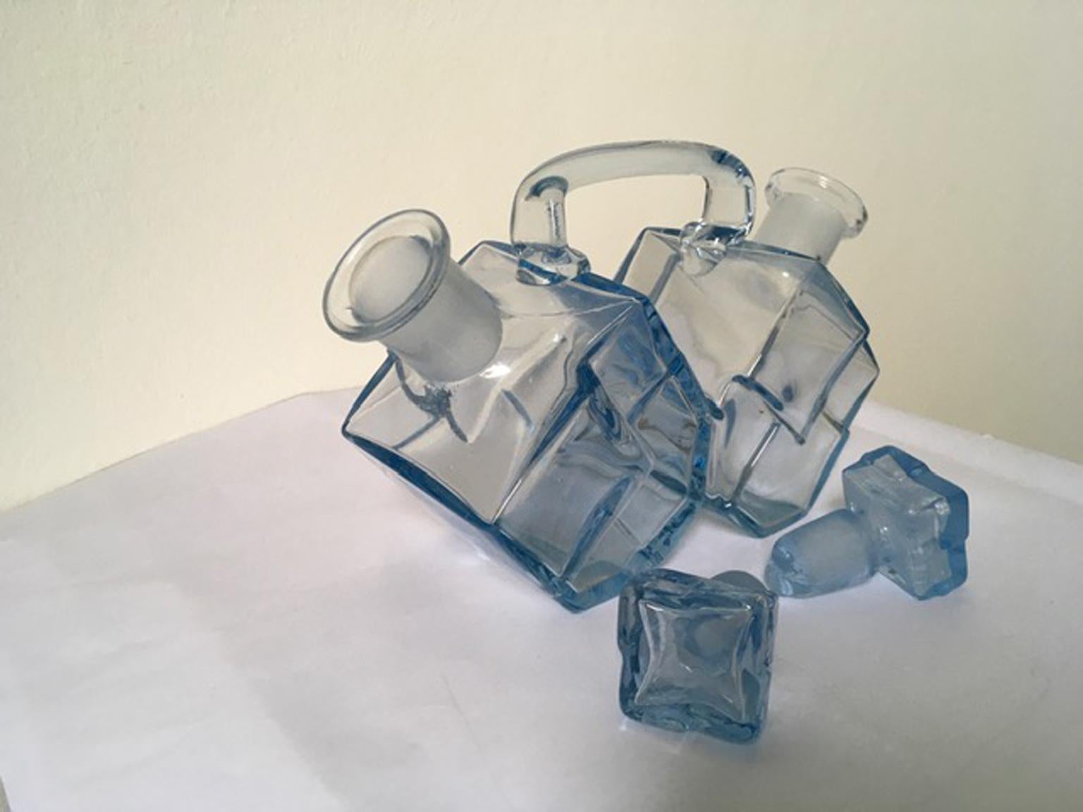 Vinagrera postmoderna italiana de cristal de Murano azul en venta 3