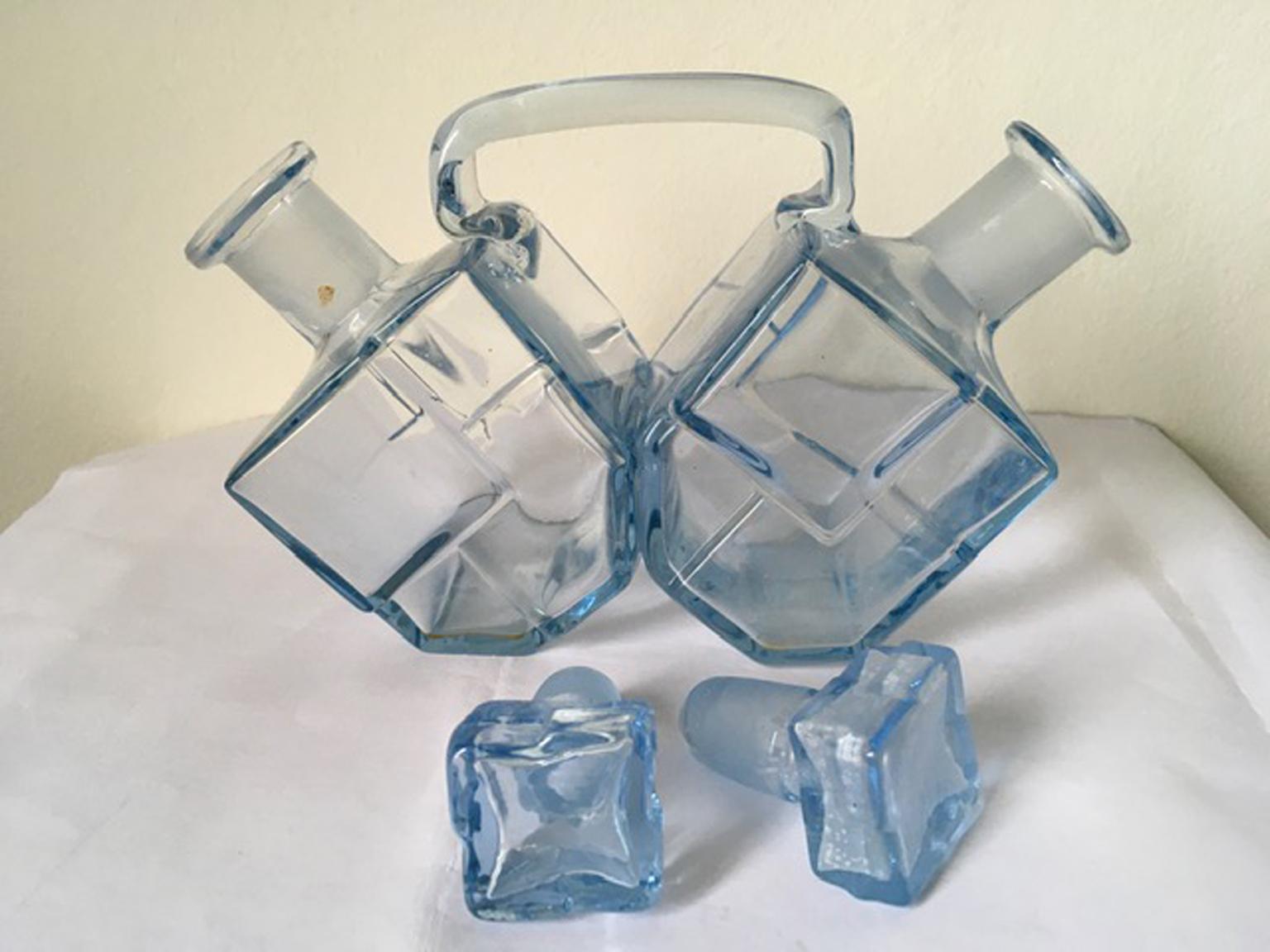 Vinagrera postmoderna italiana de cristal de Murano azul en venta 7