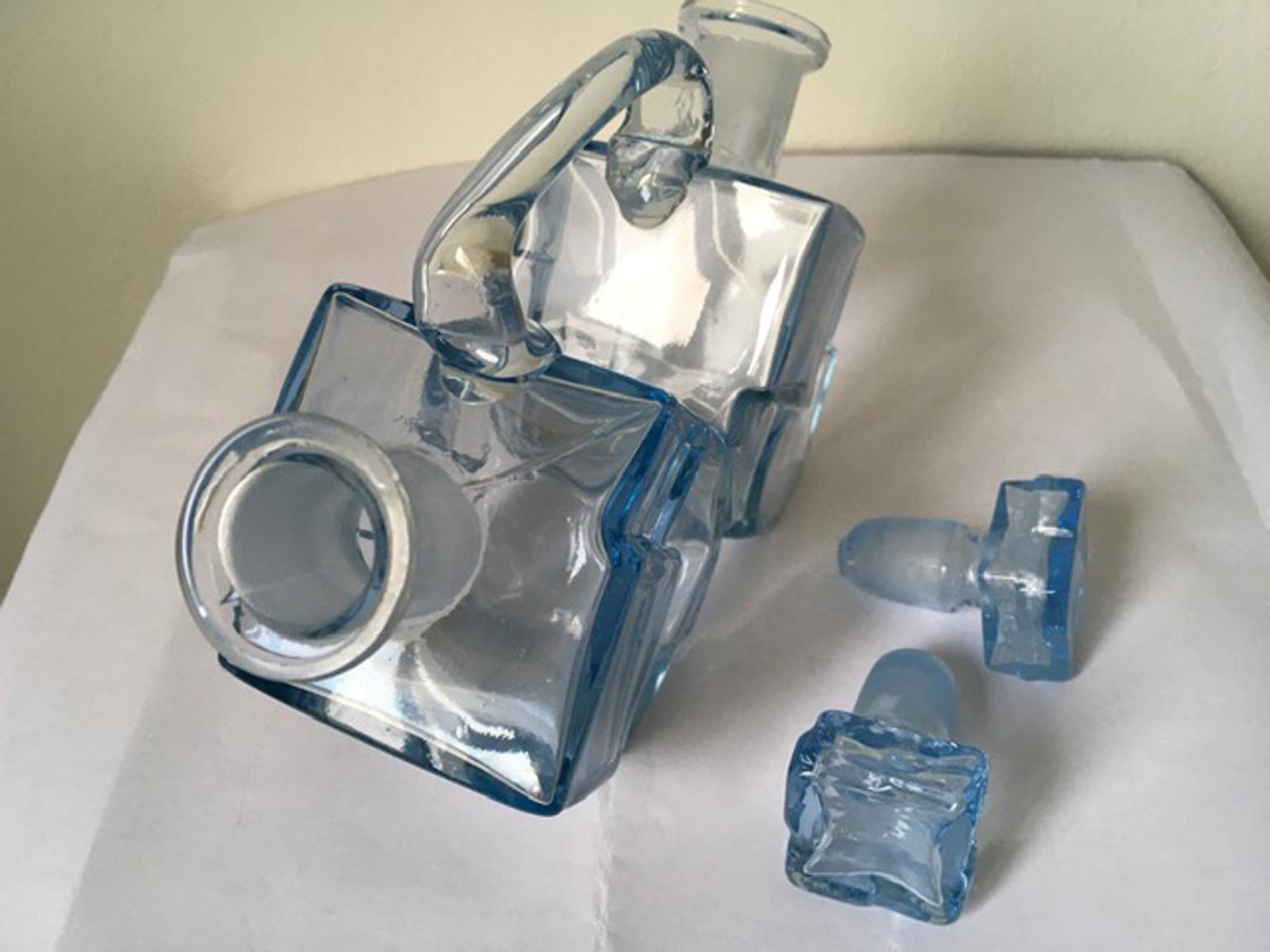 Vinagrera postmoderna italiana de cristal de Murano azul en venta 10