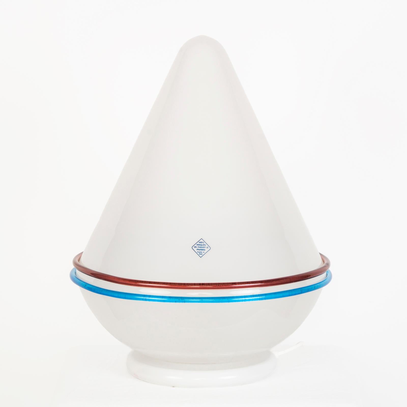 Postmoderne italienische Tischlampe aus Murano-Glas mit Kegel für De Majo Luce (Italienisch) im Angebot