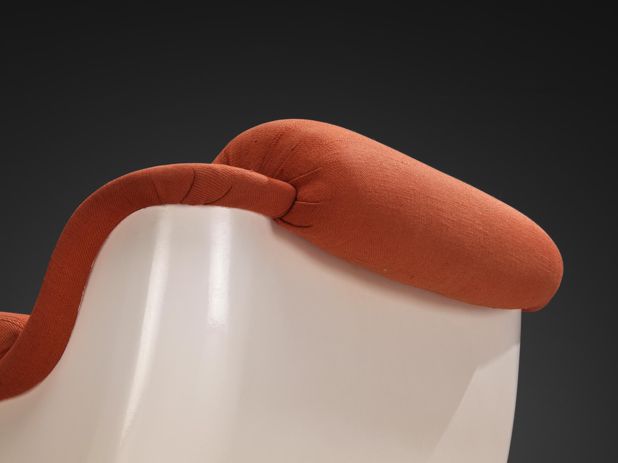 Postmodernes italienisches Paar Loungesessel aus Fiberglas und roter Polsterung, postmodern 4