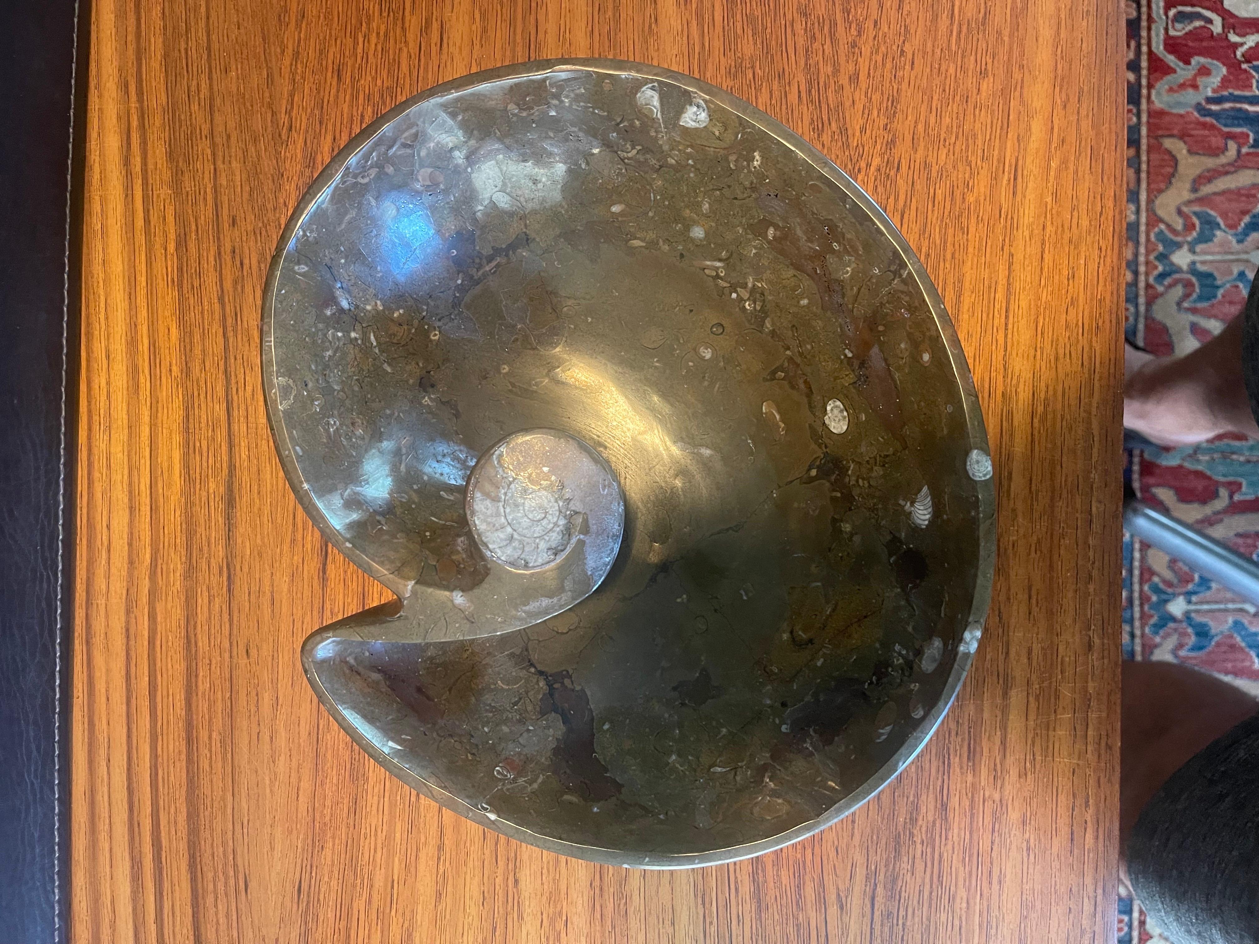 Post-Modern Italian Polished Marble Shell Shaped Bowl For Sale 7