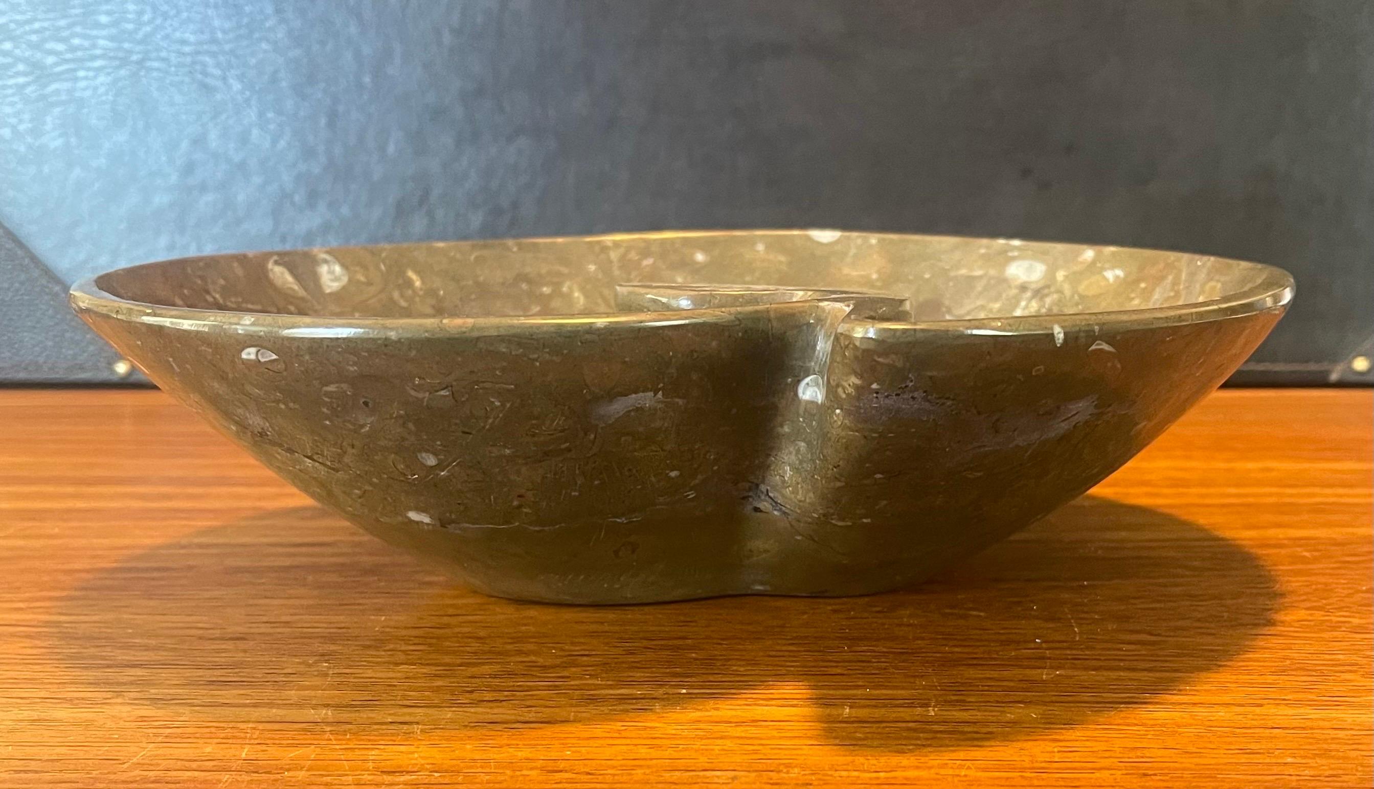 20th Century Post-Modern Italian Polished Marble Shell Shaped Bowl For Sale